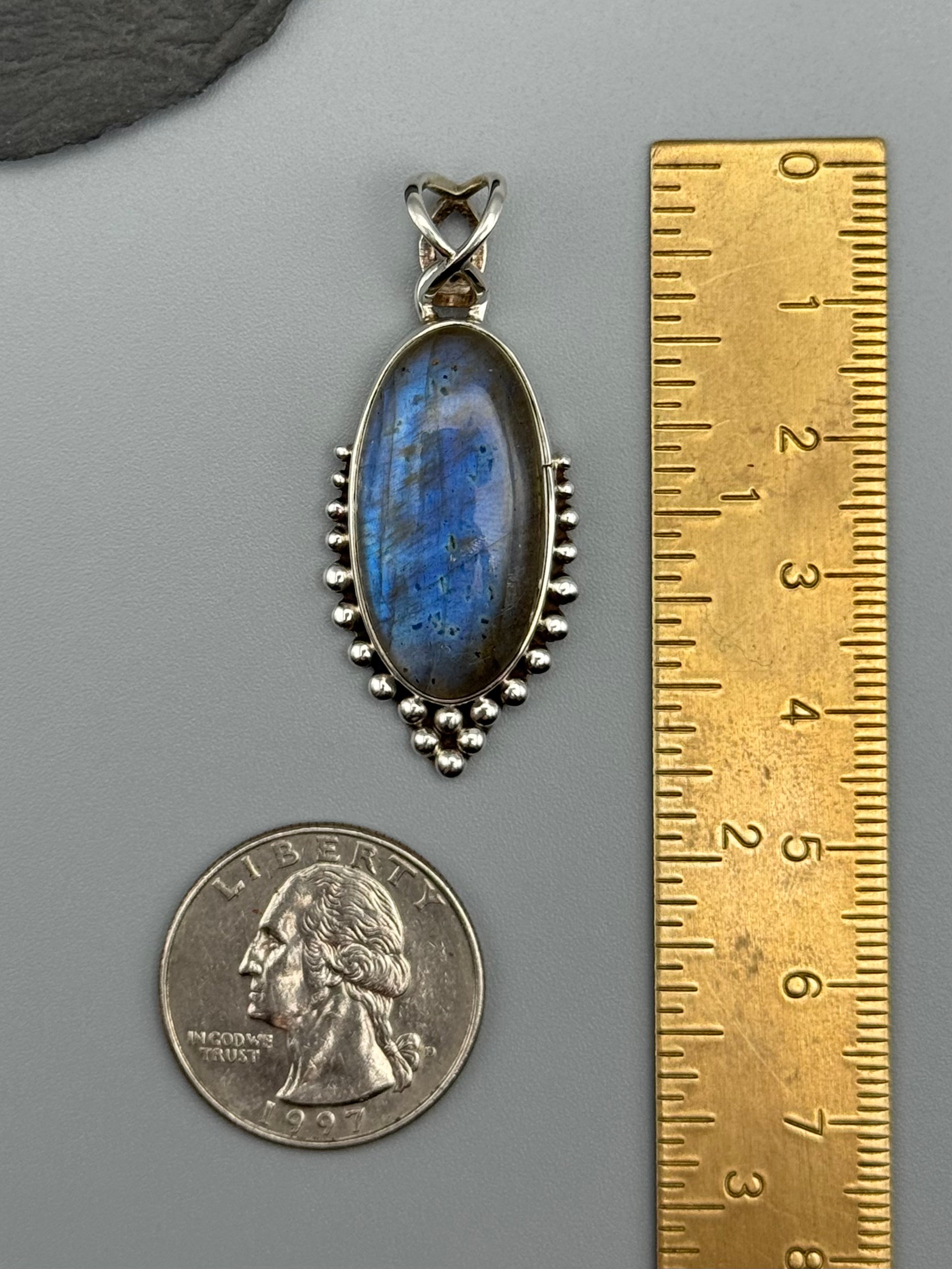 •LABRADORITE - OVAL• dotted bezel silver pendant