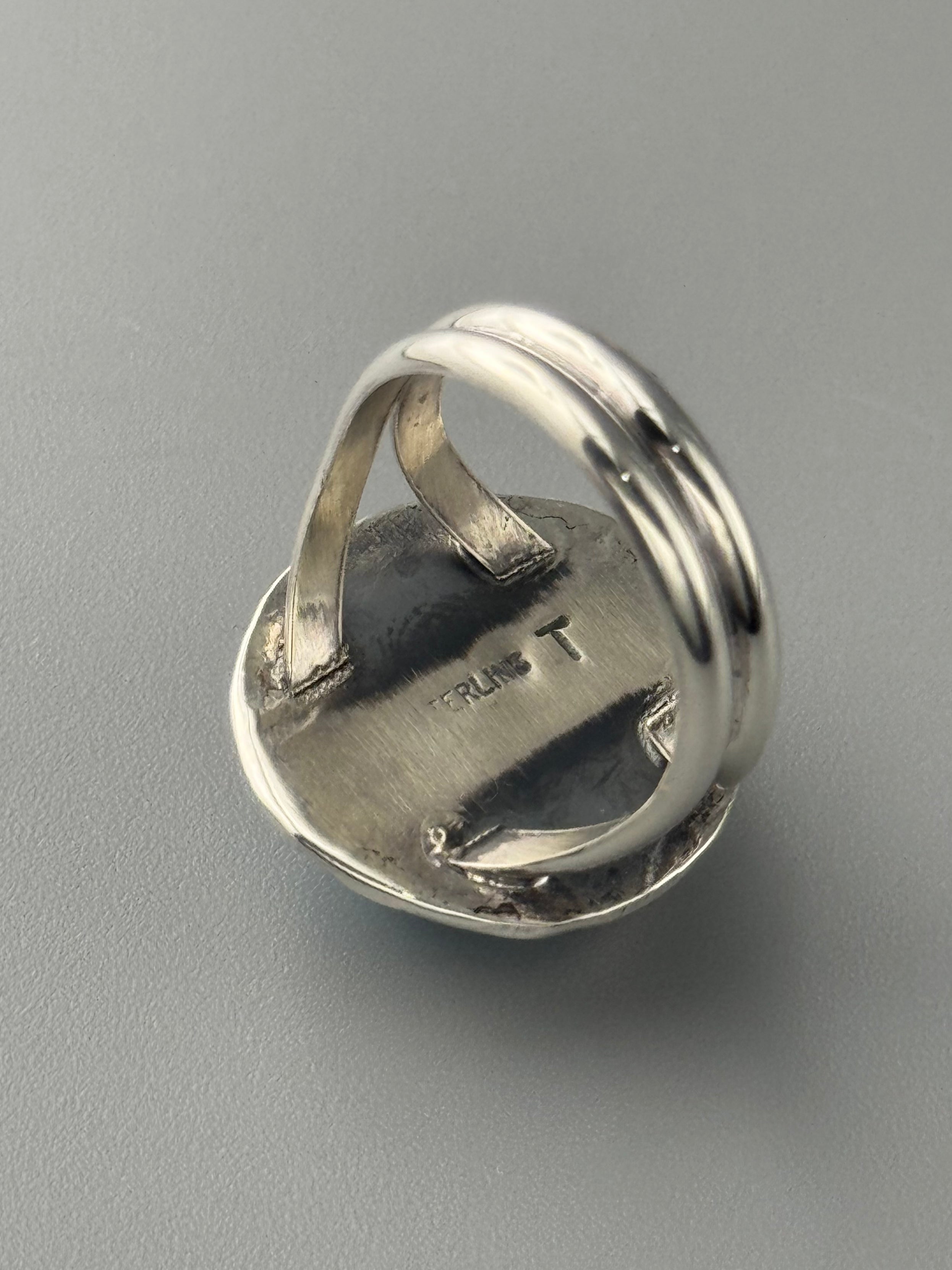 •KINGMAN TURQUOISE - SHÁ• Navajo silver ring (size 7)