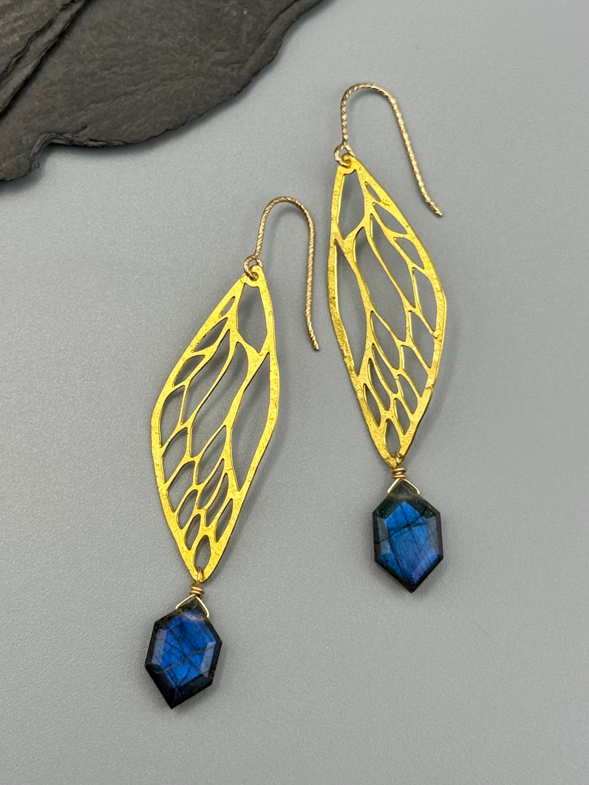 •LIL' METAMORPH• labradorite + gold earrings