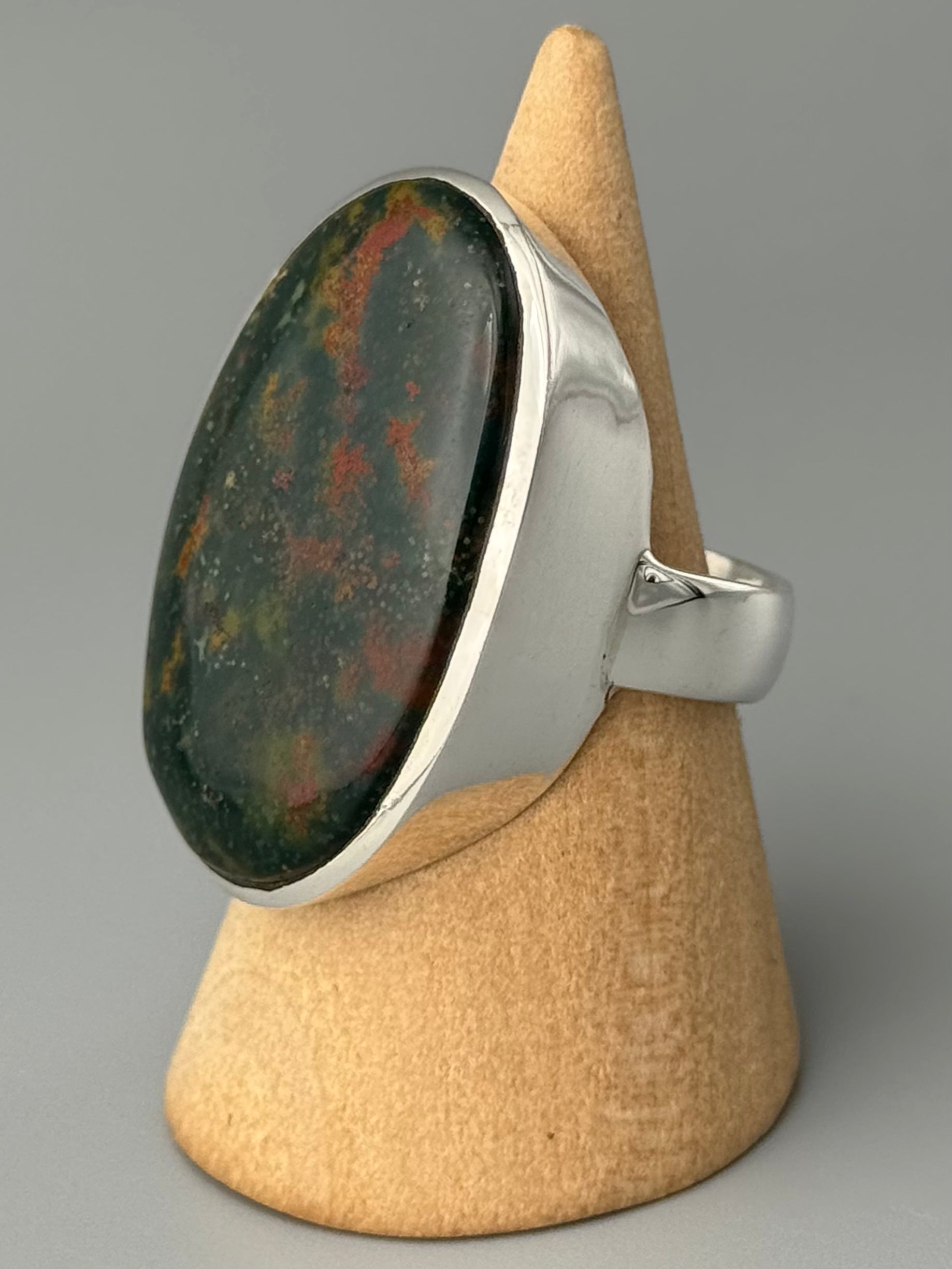•BLOODSTONE - OVAL • sterling silver ring (size 9.75)
