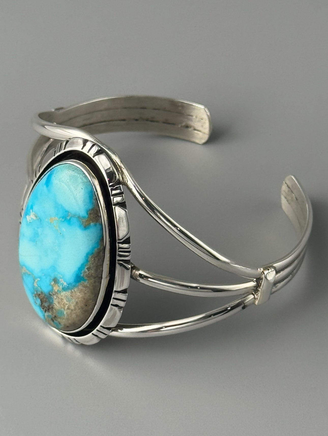 •BLUE RIDGE TURQUOISE - MOUNTAIN FEATHERS• Navajo sterling silver cuff bracelet (6.75" +/-)