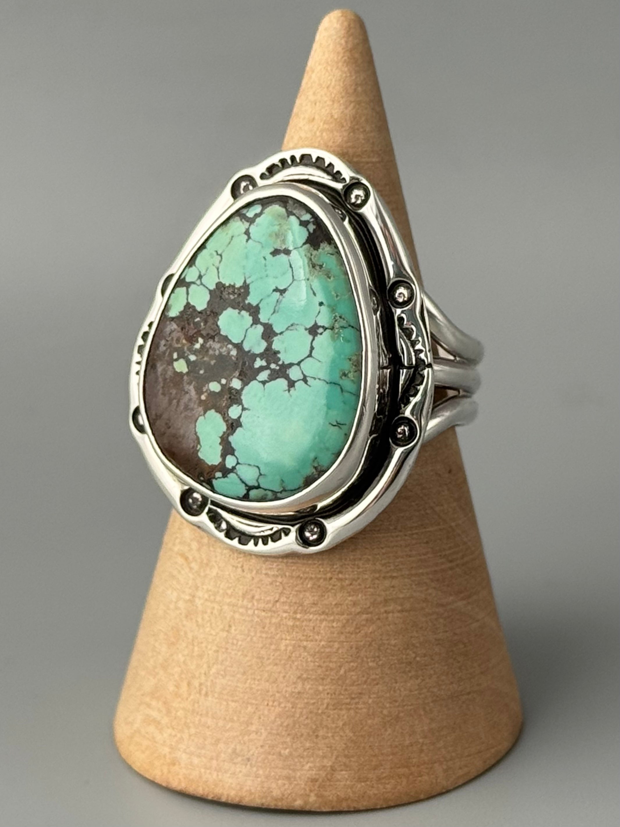 •CHINESE TURQUOISE - SHÁ• Navajo silver ring (size 9)