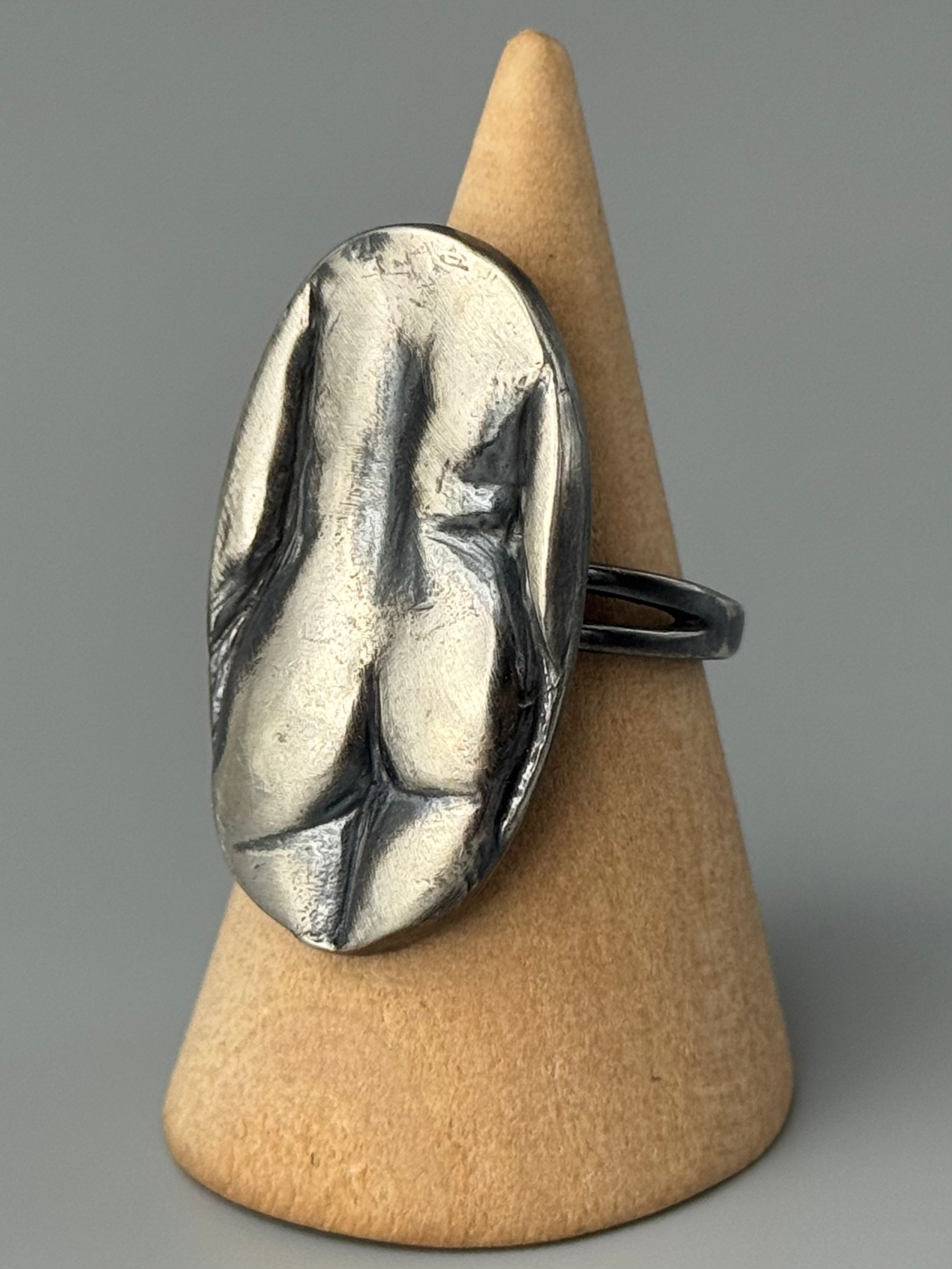 •CURVY BOOTY• oxidized silver ring (size 8)