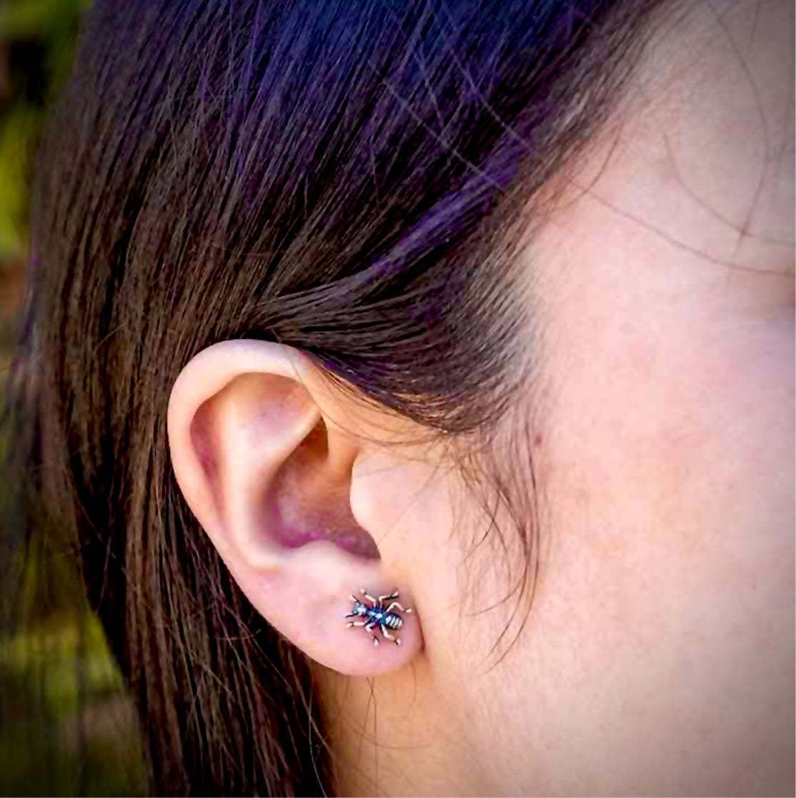 •ANT• silver stud earrings