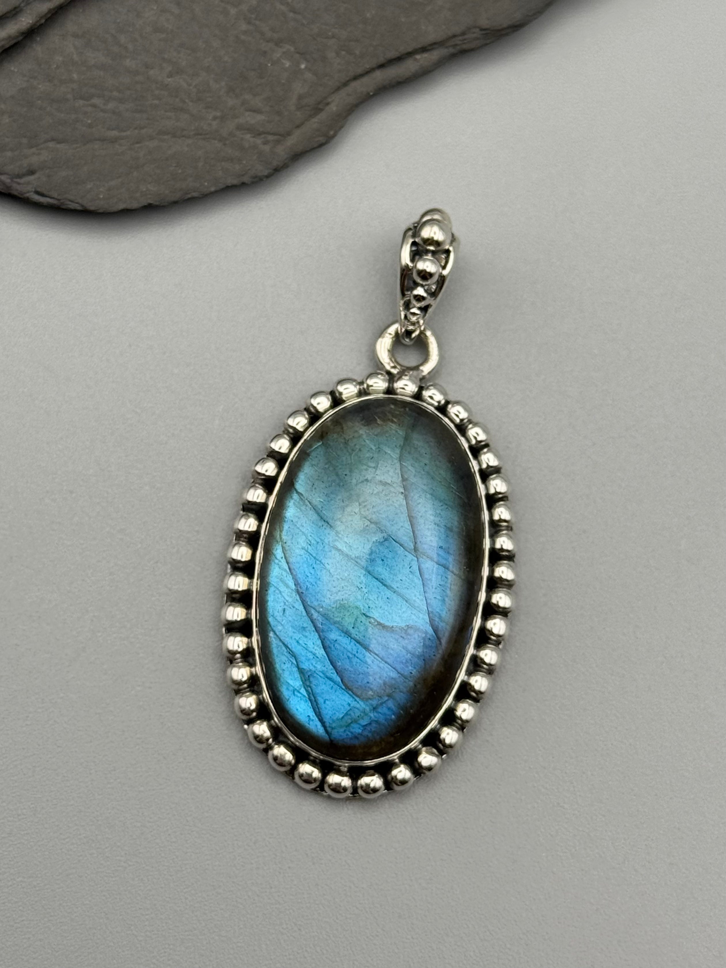 •LABRADORITE - DOTTED OVAL• sterling silver pendant