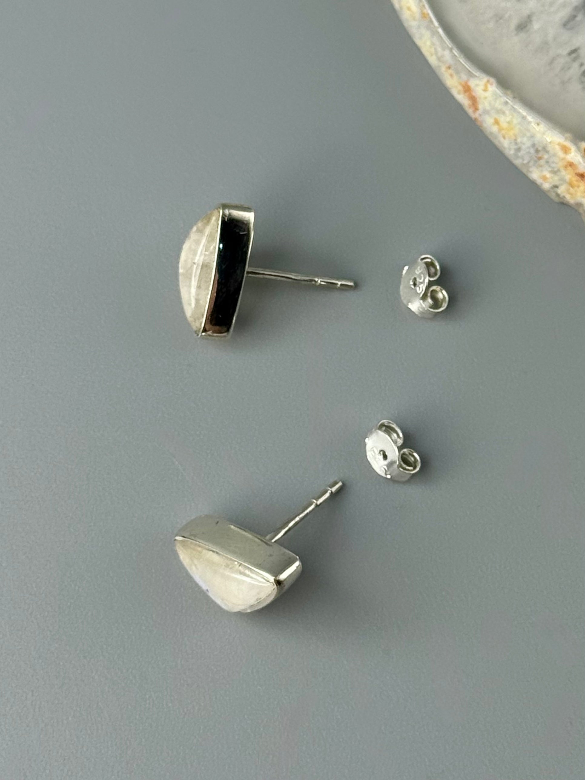 •RAINBOW MOONSTONE - SOFT TRIANGLE• silver bezel set stud earrings