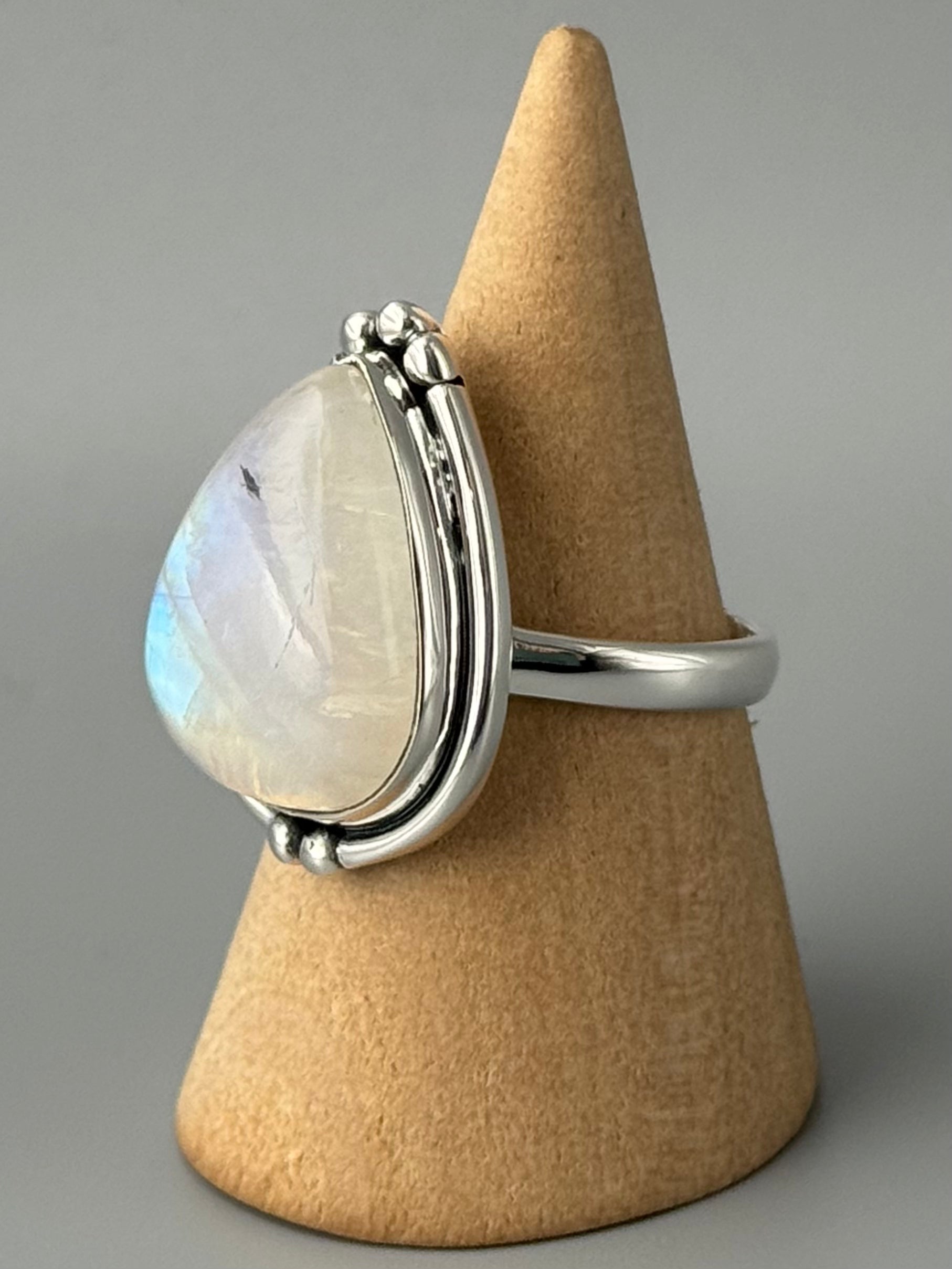 •RAINBOW MOONSTONE - LOOKING GLASS• double bezel silver ring (size 9)
