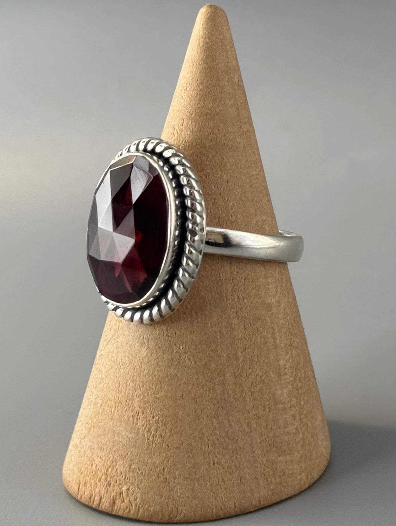 •GARNET - TWINE• sterling silver ring (size 8)