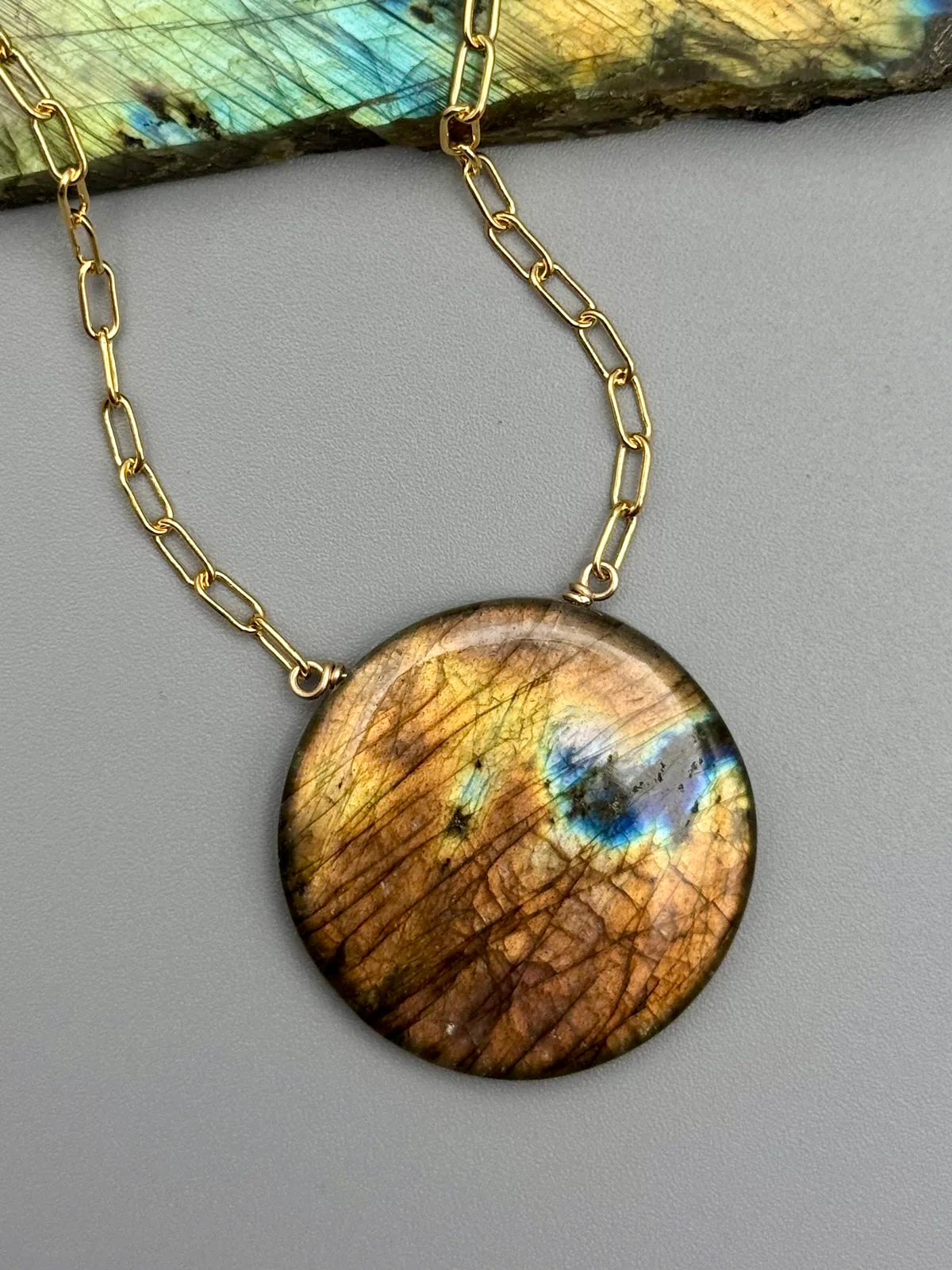 •AEON• labradorite + gold necklace (18"-20" long)