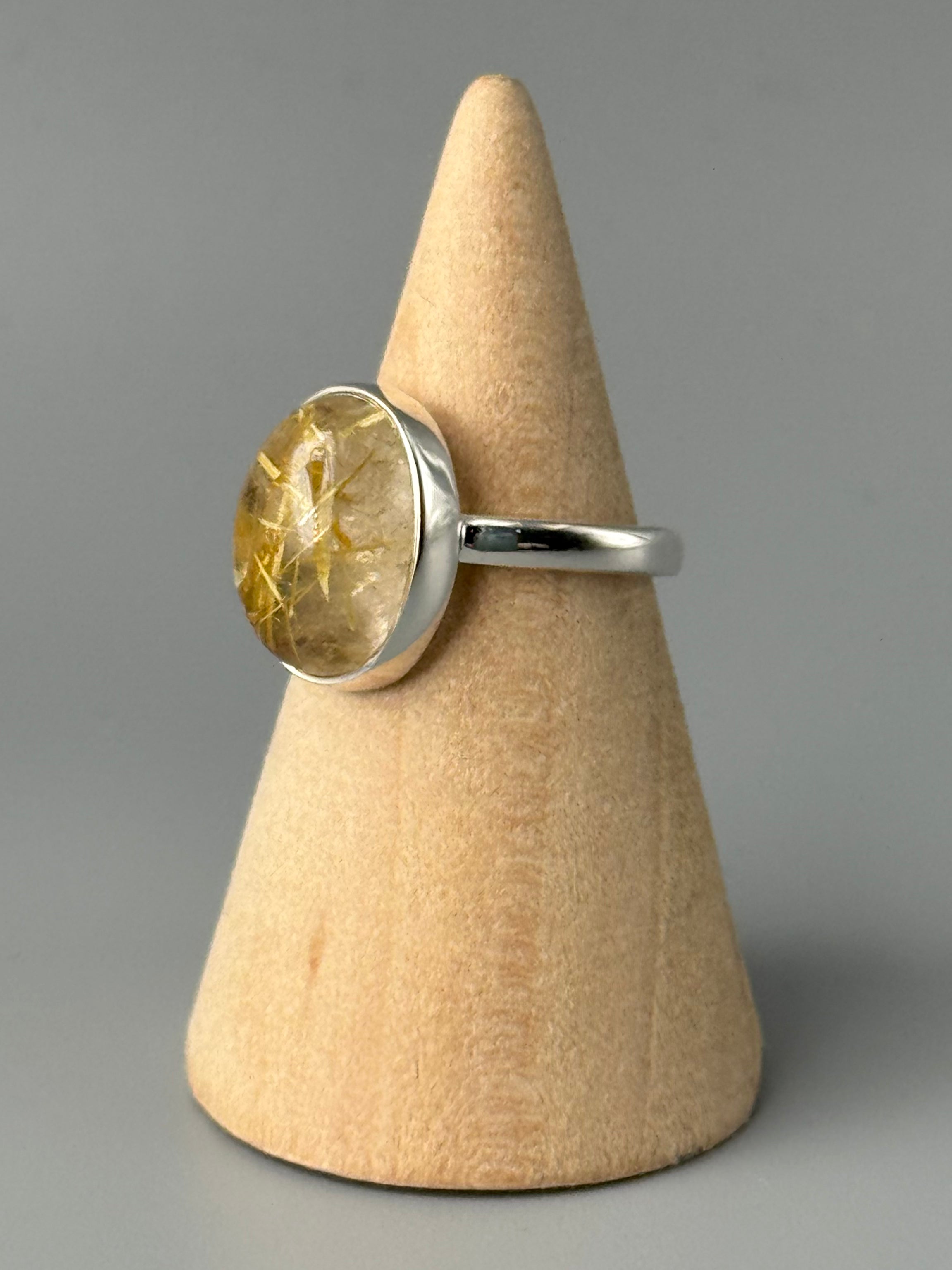 •RUTILATED QUARTZ - OVAL• silver ring (size 6.25)