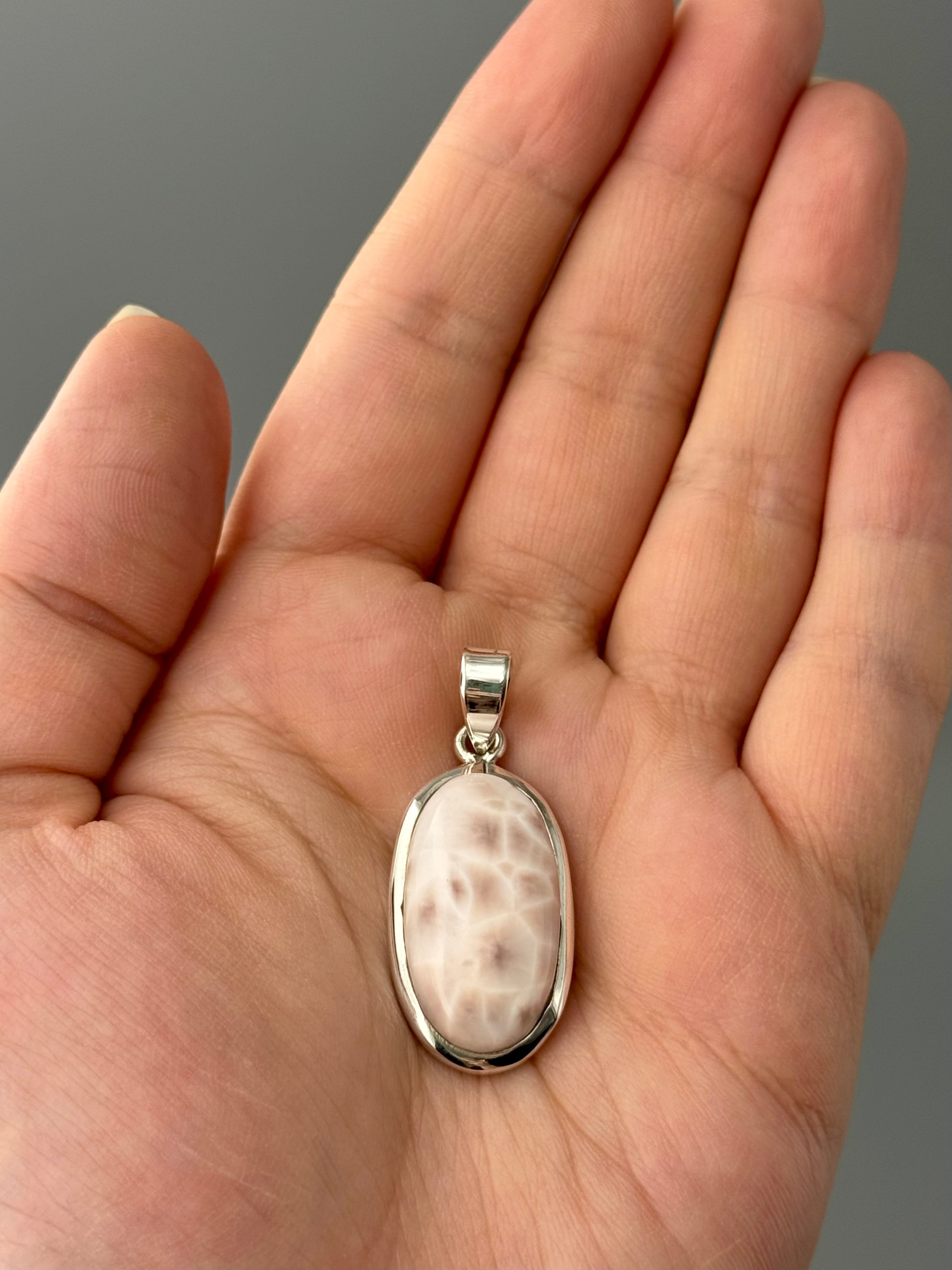•THOMSONITE OVAL - SCALLOPED• sterling silver pendant