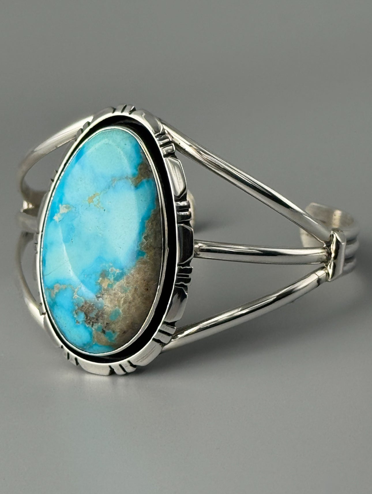 •BLUE RIDGE TURQUOISE - MOUNTAIN FEATHERS• Navajo sterling silver cuff bracelet (6.75" +/-)