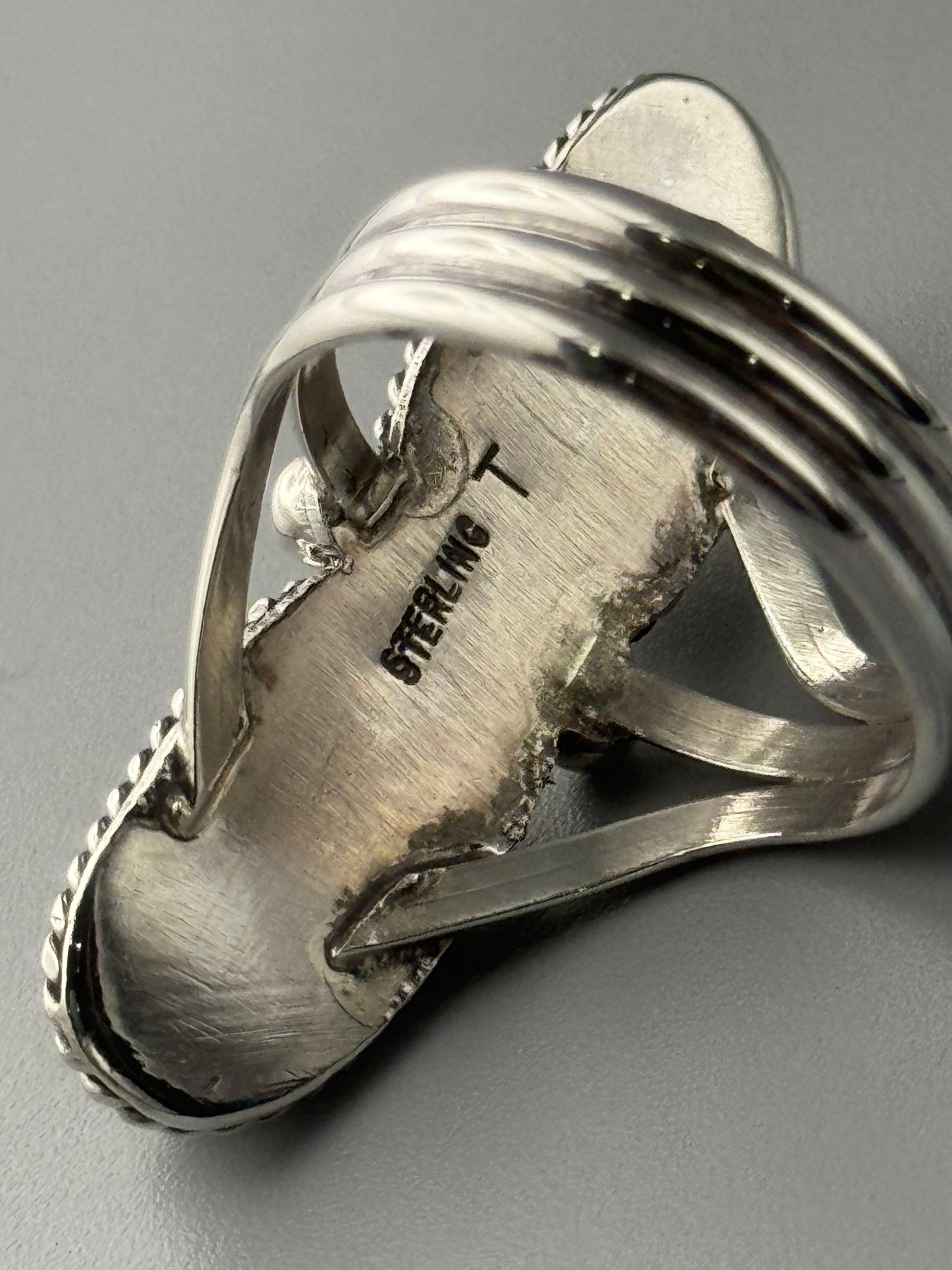 •GASPEITE - NAAKI• Navajo silver ring (size 10)