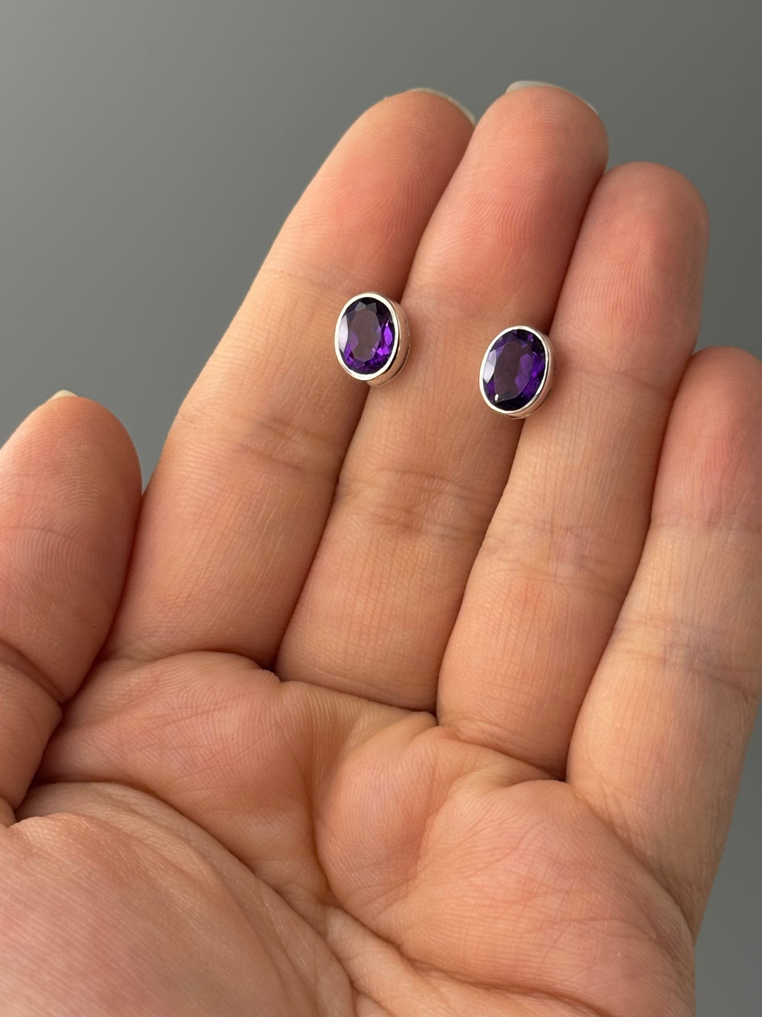 •FACETED AMETHYST - LIL' OVAL• silver bezel set stud earrings