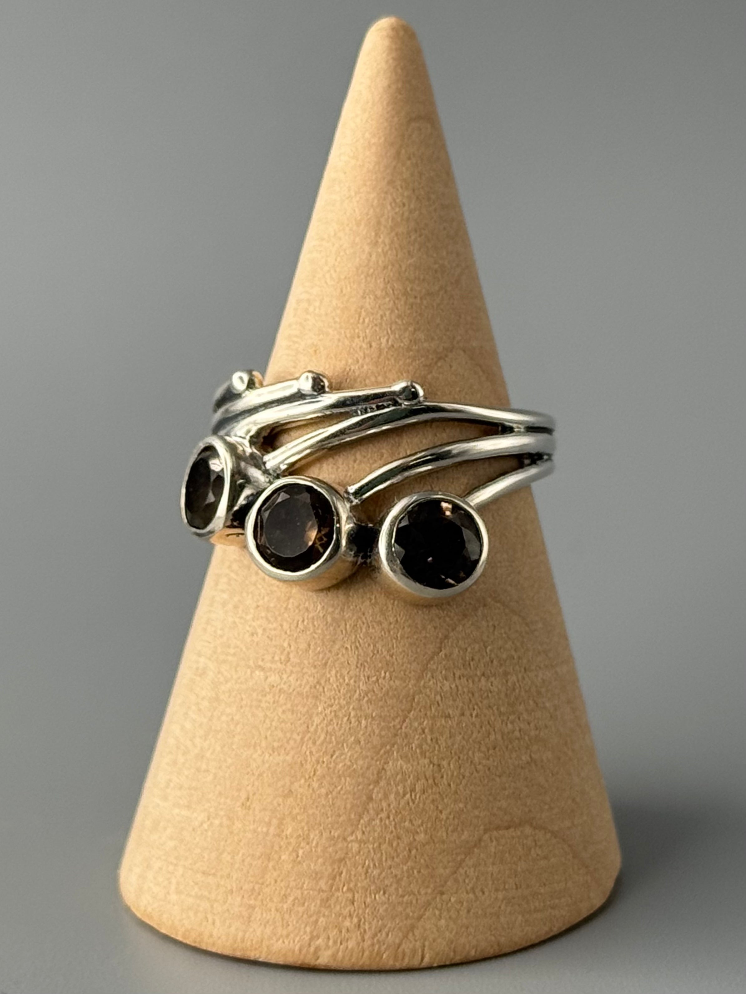 •FACETED SMOKY QUARTZ - VINE RIPE• split band silver ring (various sizes)
