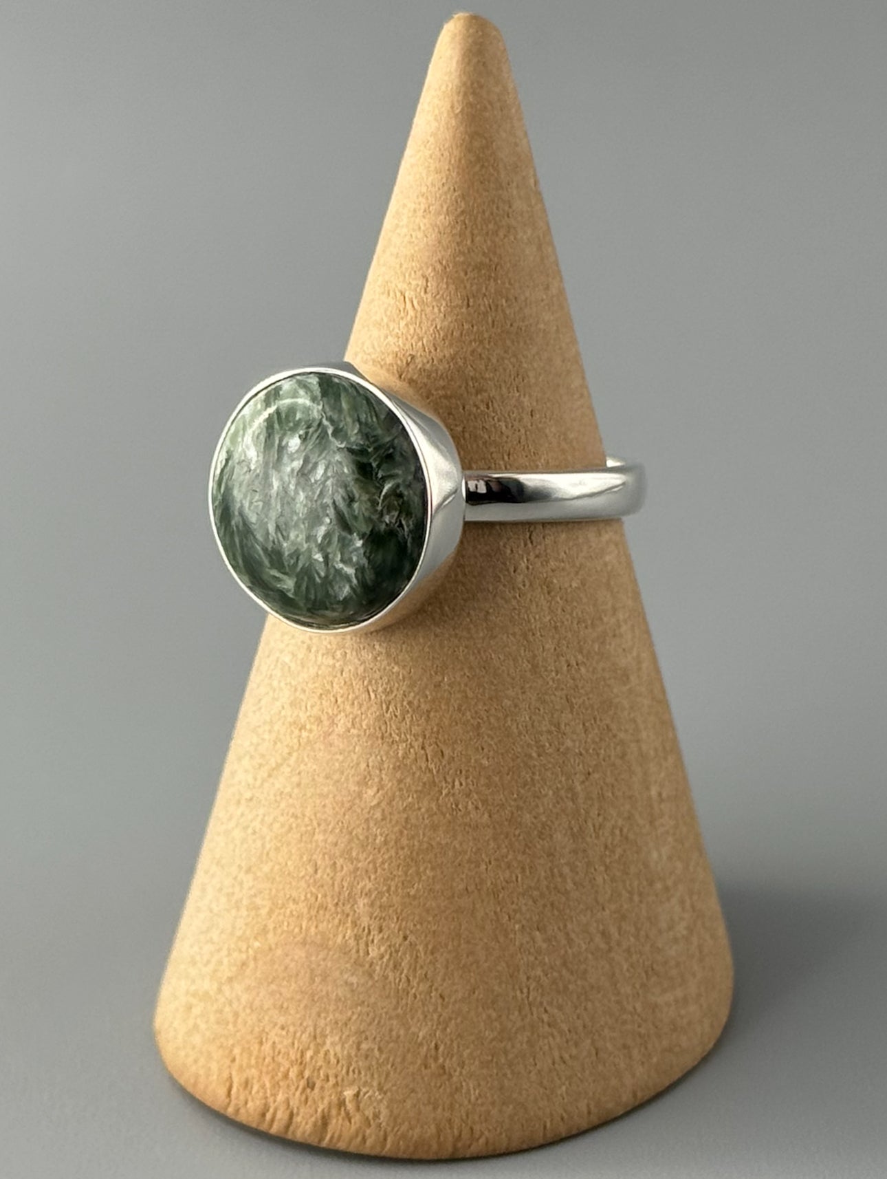 •SERAPHINITE - ROUND• simple bezel silver ring (various sizes)
