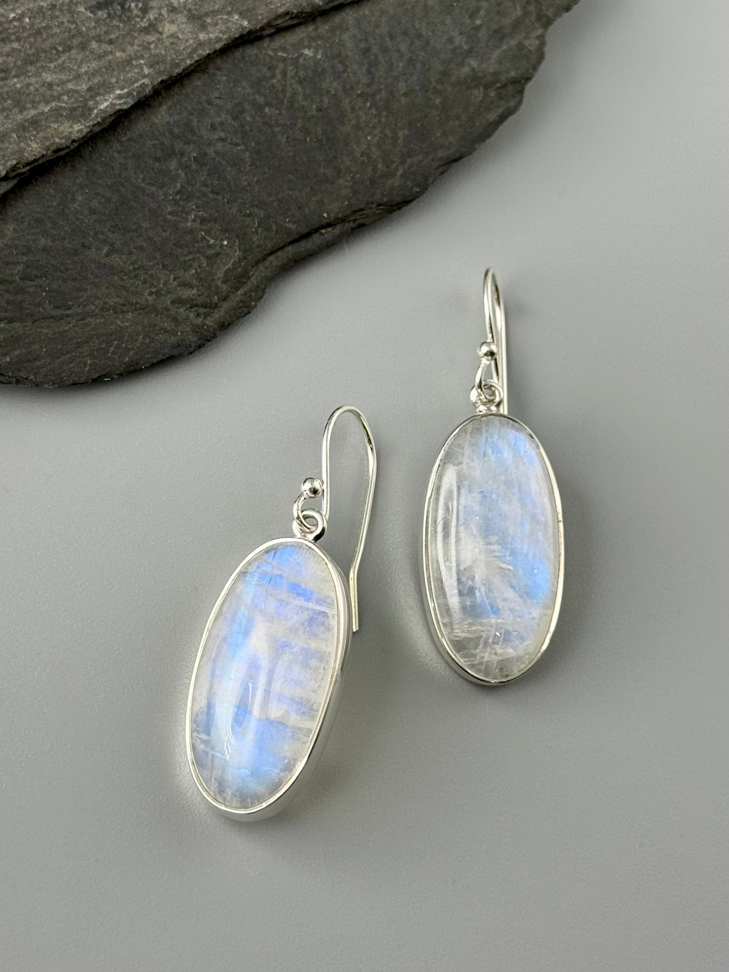 •RAINBOW MOONSTONE OVAL• silver dangle earrings