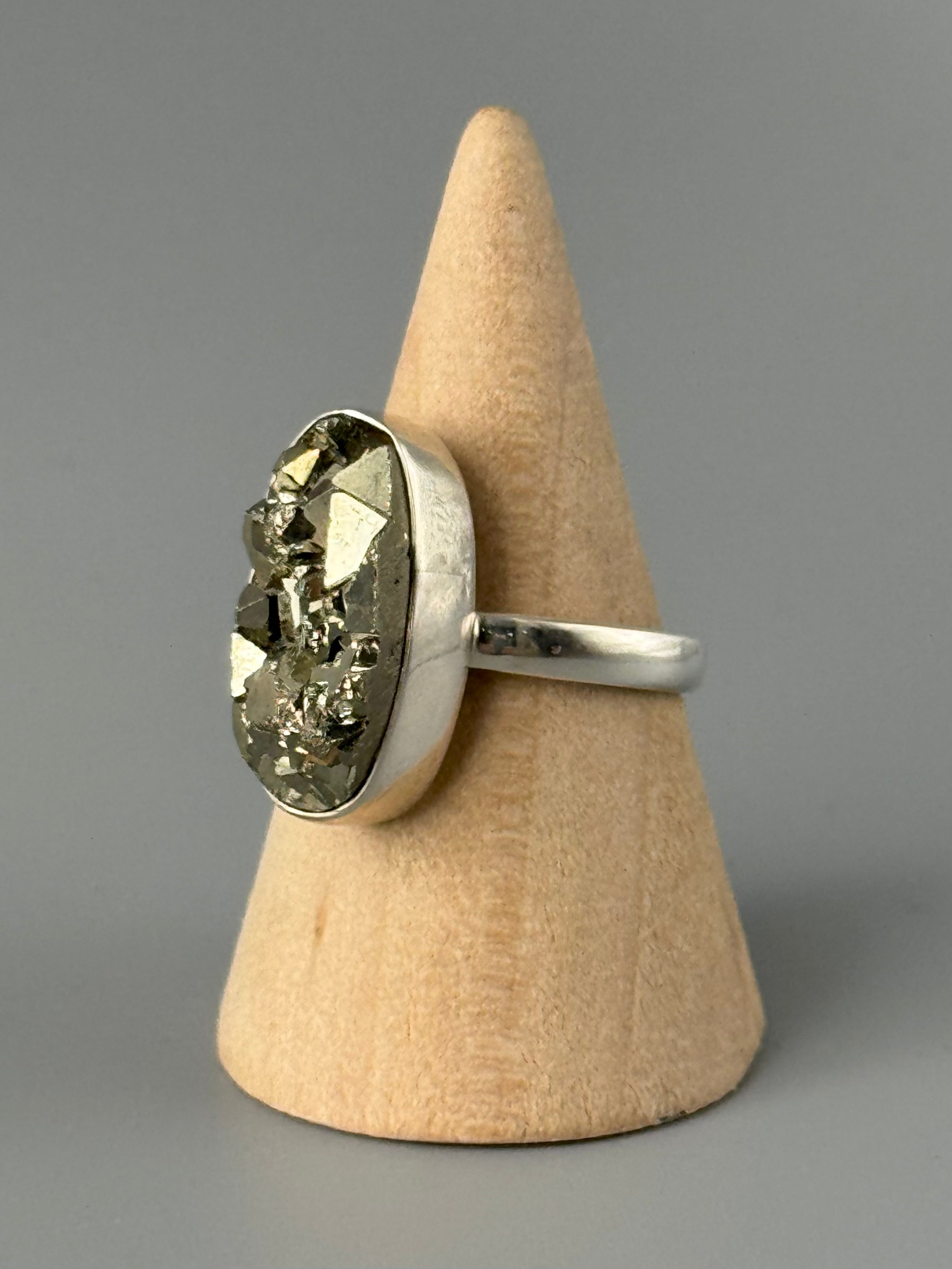 •PYRITE - OVAL• silver ring (size 10)