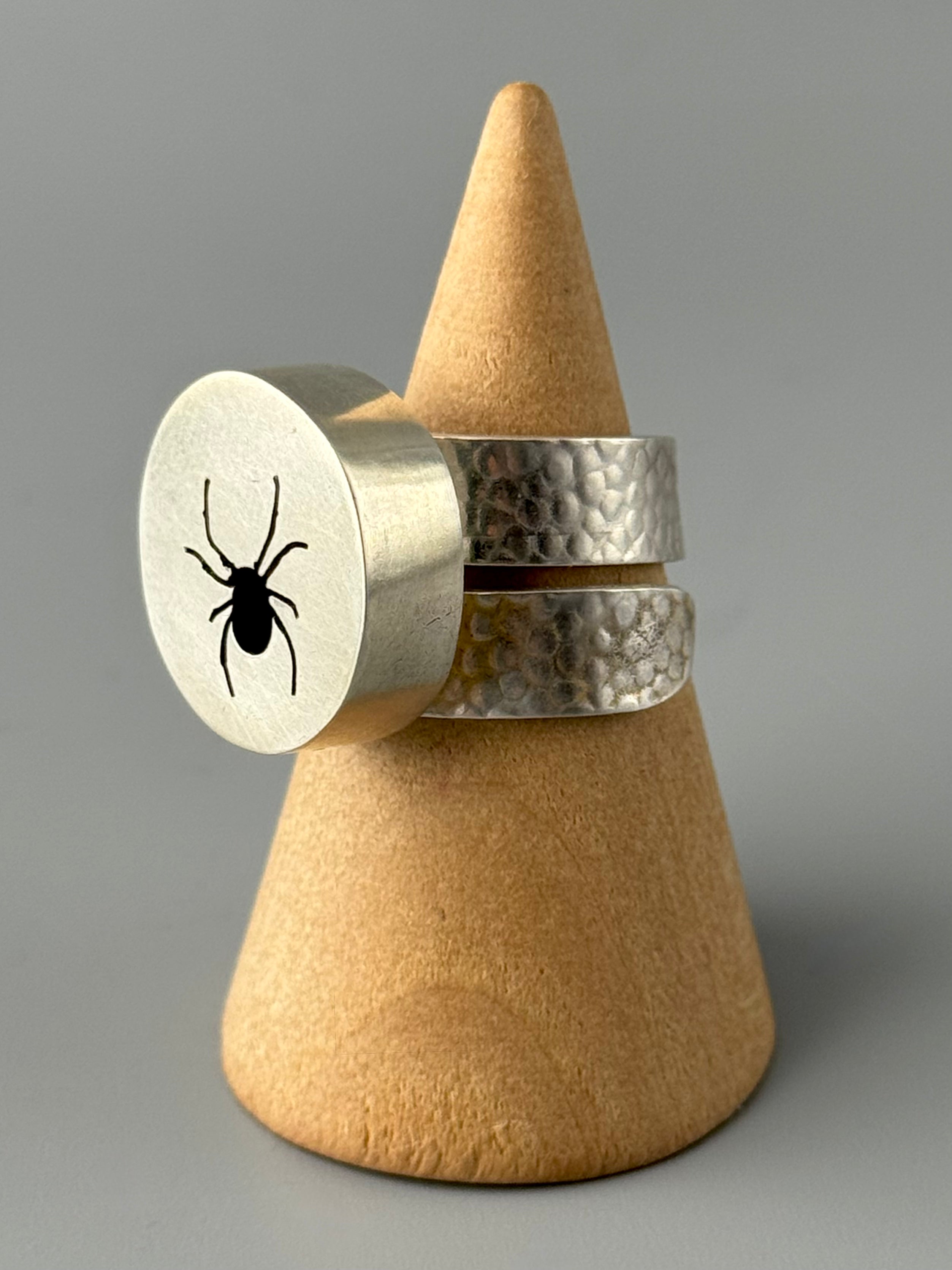 •WIDOW - SMALL• silver spider shadowbox adjustable ring