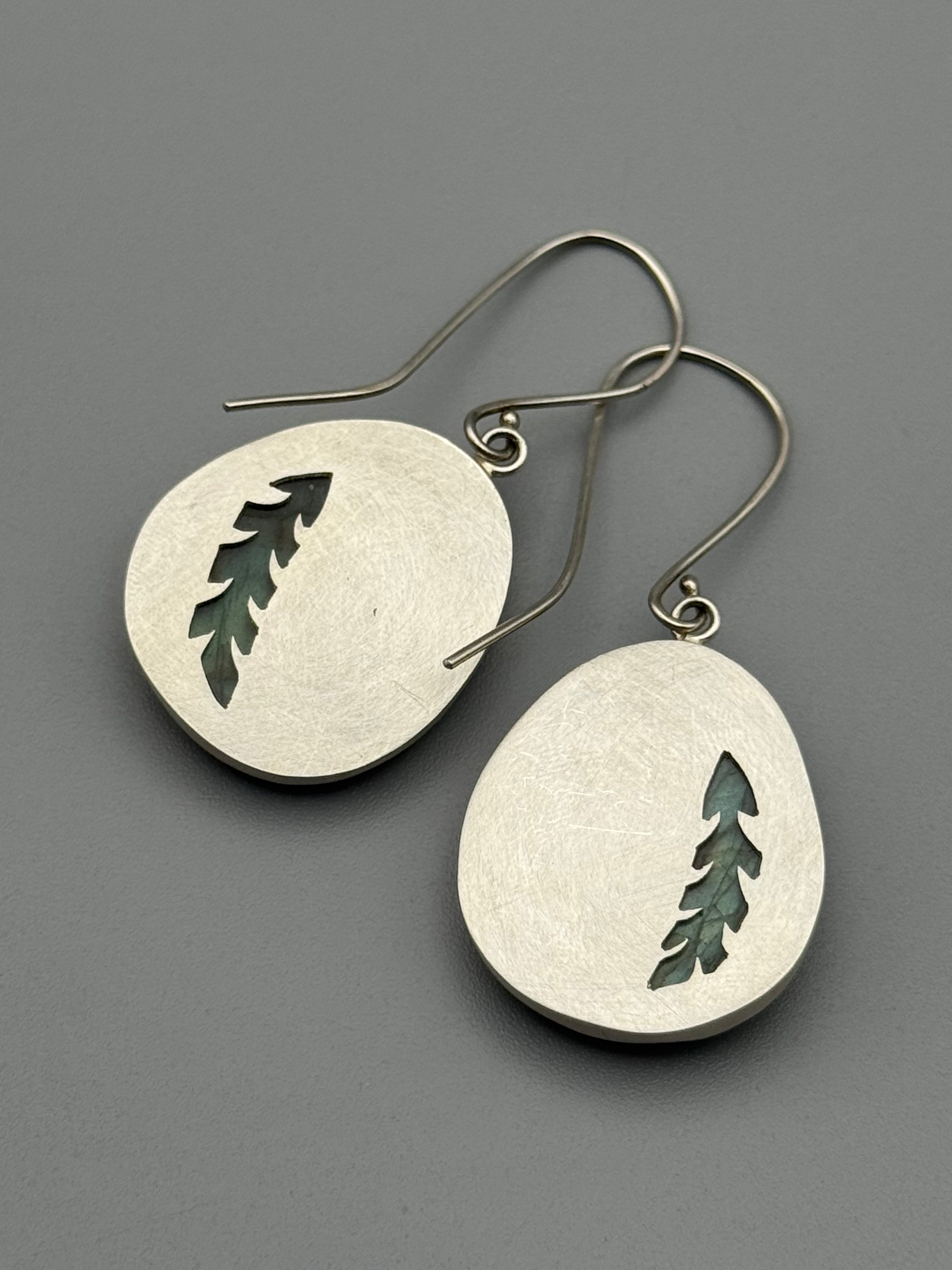 •PLUMA• labradorite + silver dangle earrings