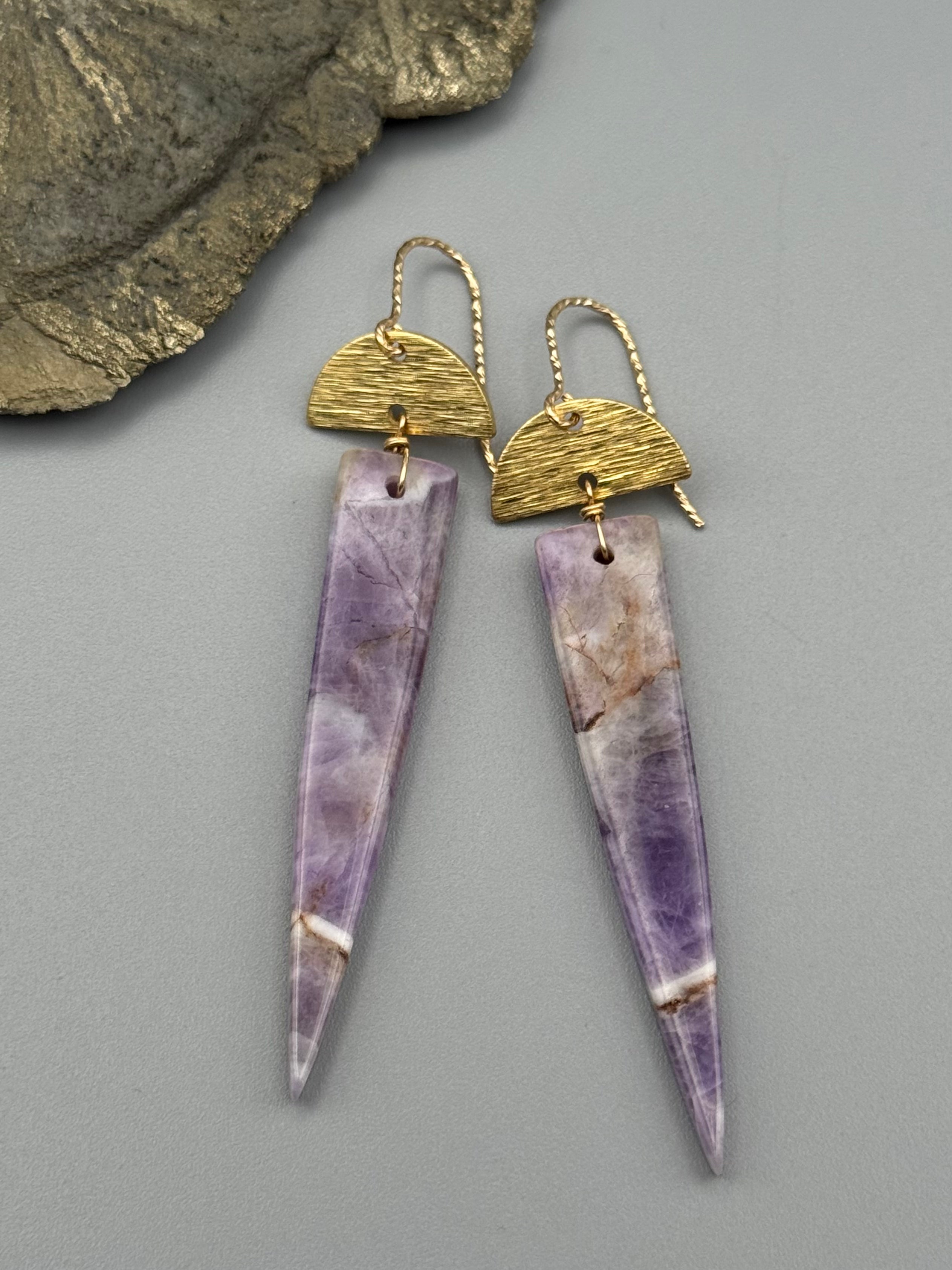 •NYX• chevron amethyst fang + gold earrings