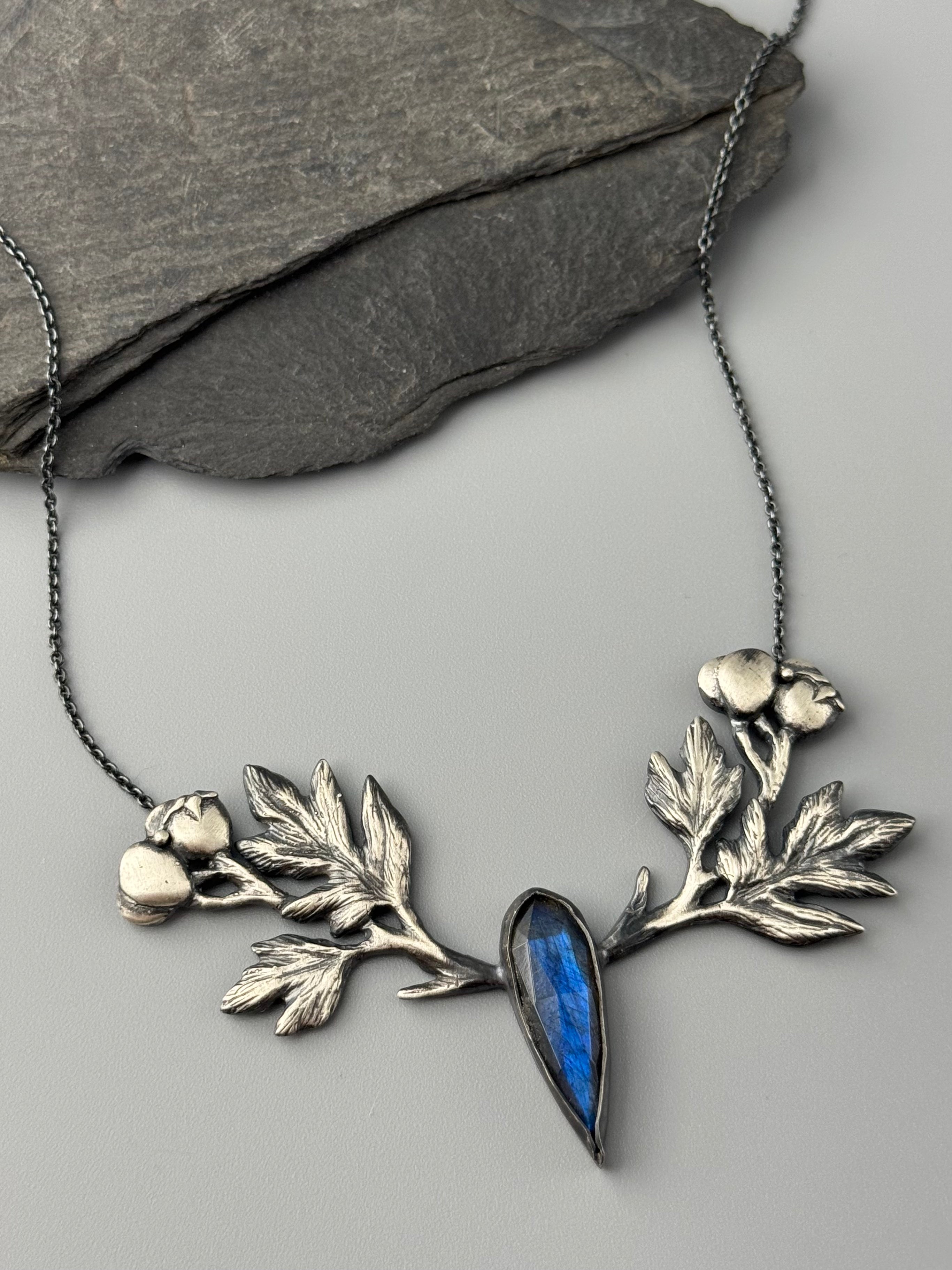 •VICTORIAN HAWTHORN• labradorite + silver necklace (18" long)