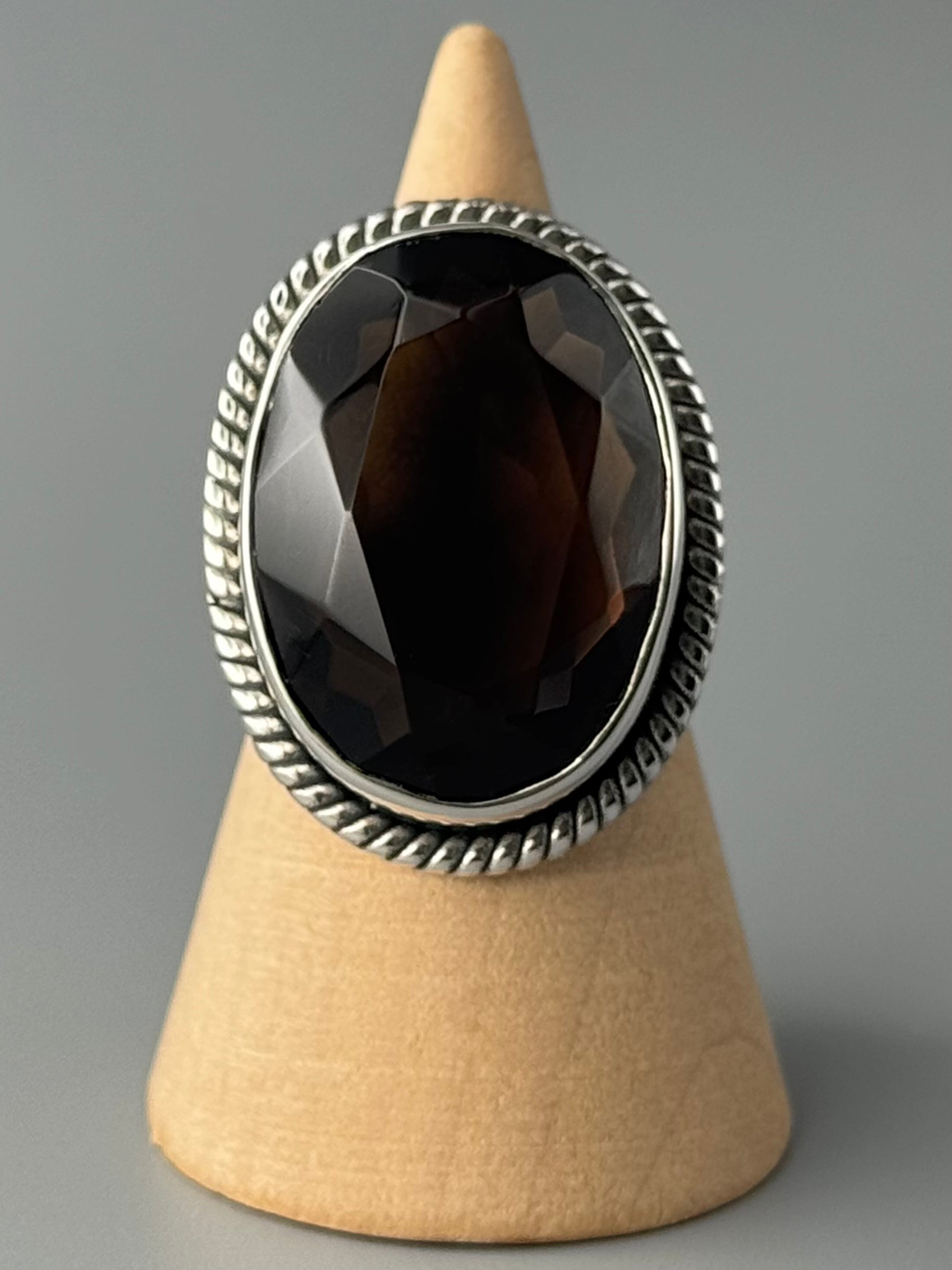 •FACETED SMOKY QUARTZ - OVAL• roped bezel silver ring (size 7.75)