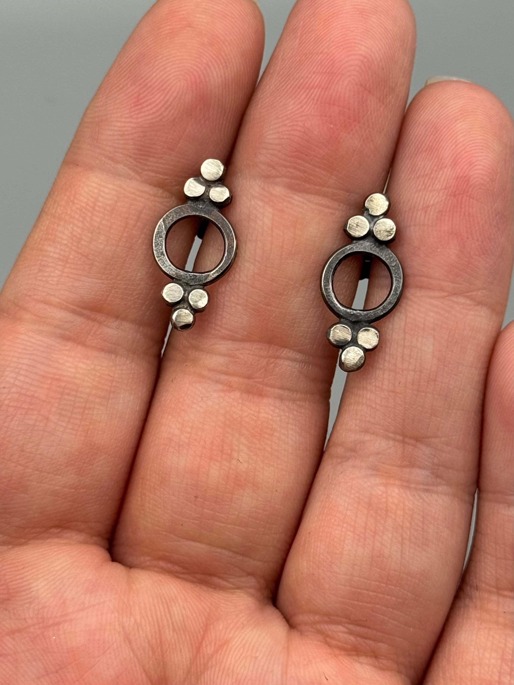 •VIGNETTE• silver stud earrings