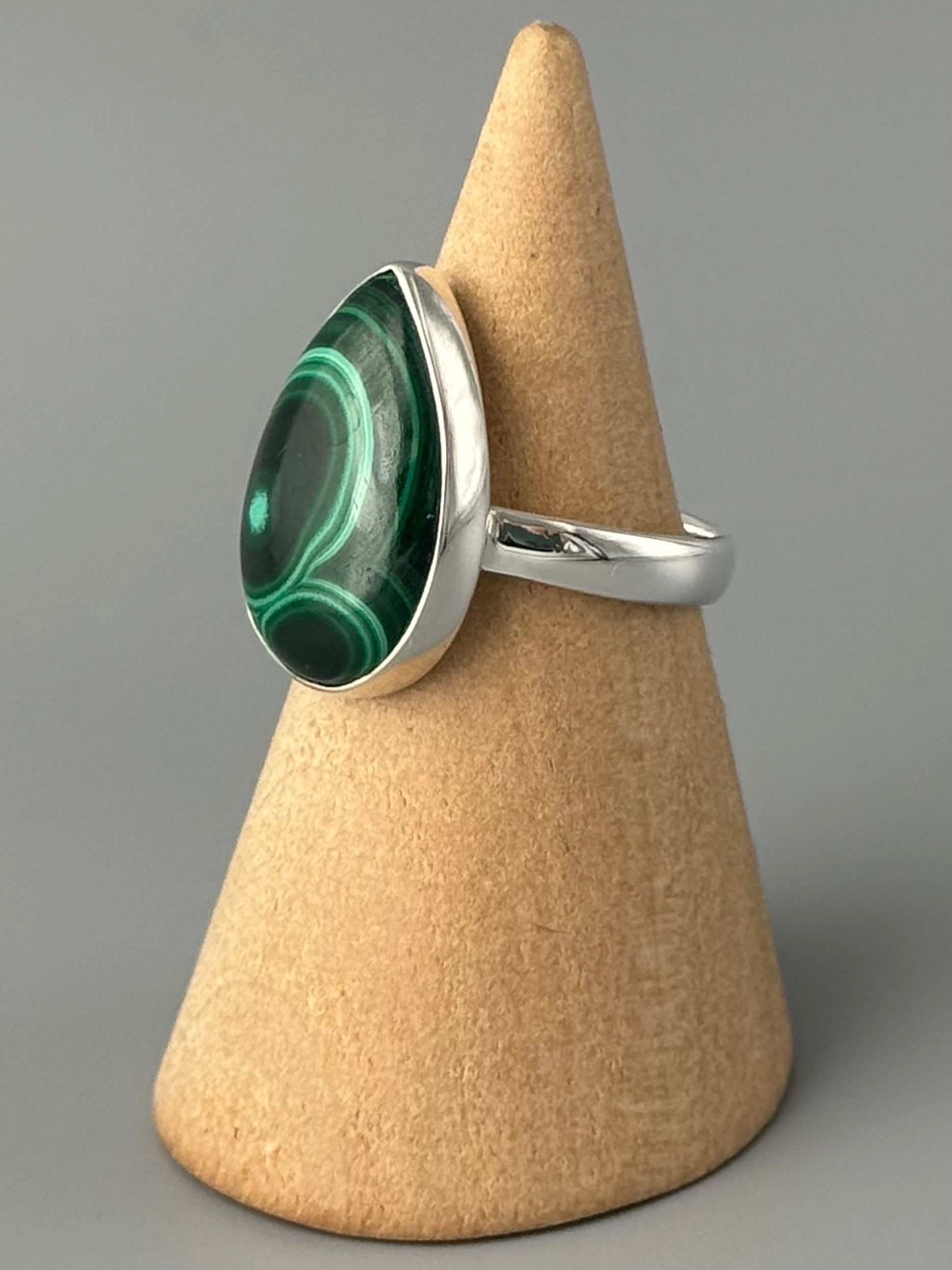 •MALACHITE - TEAR• simple bezel silver ring (size 6)
