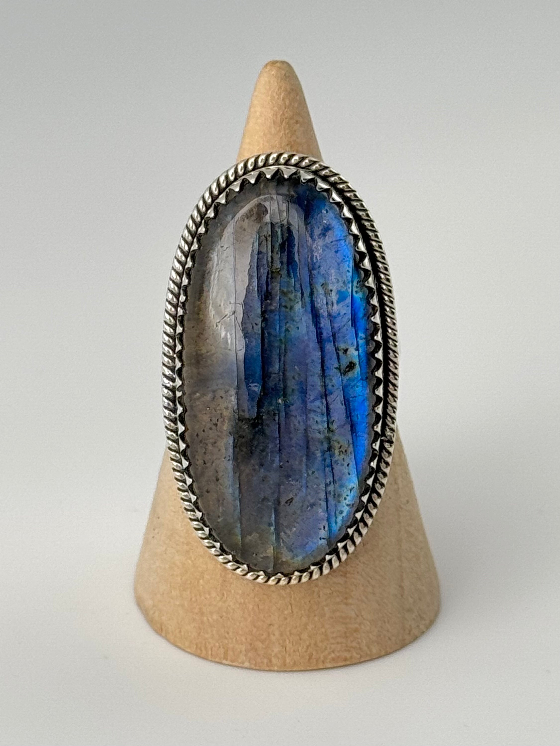 •LABRADORITE - OVAL• serrated bezel silver ring (size 8.75)