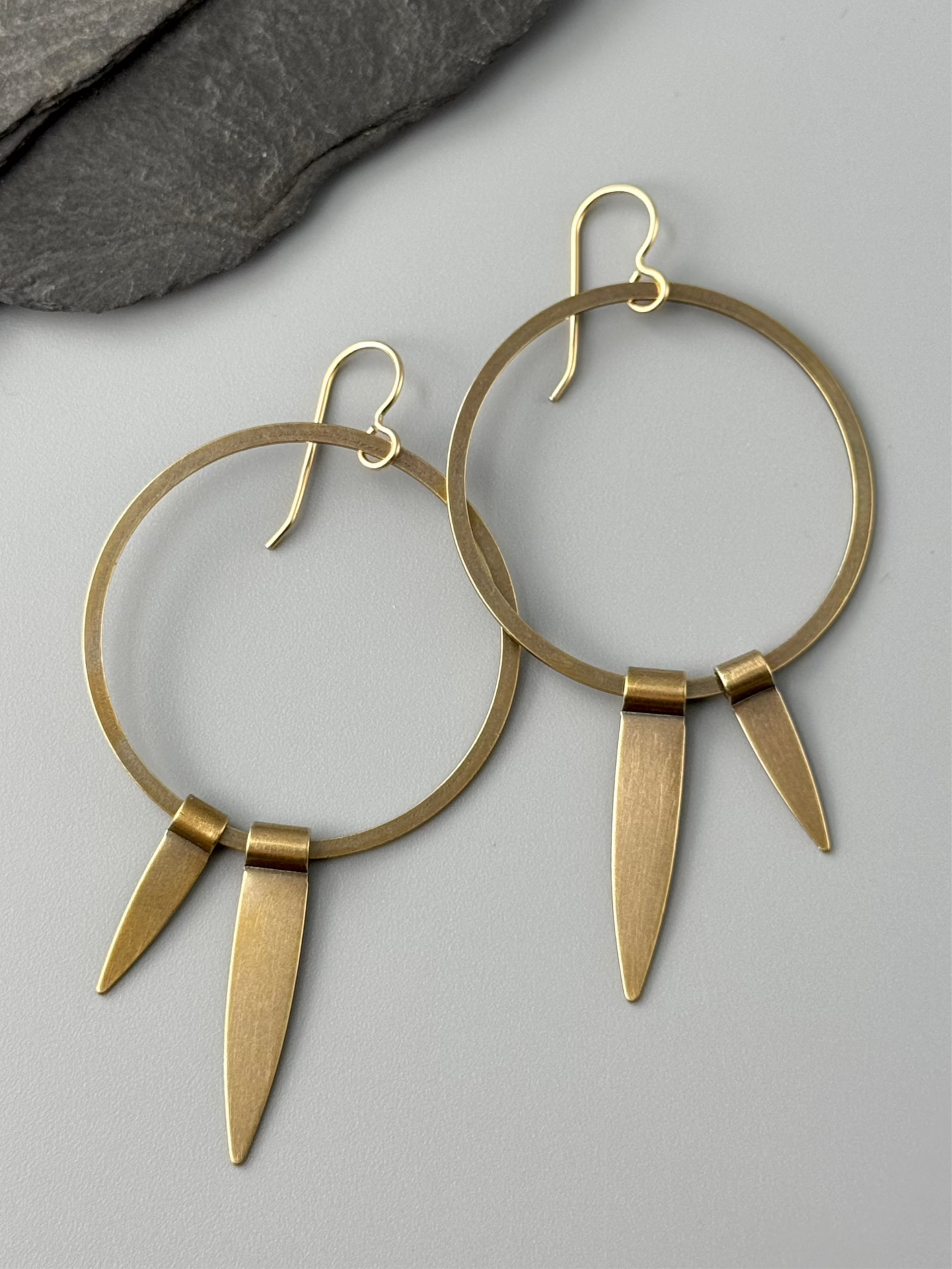•PLUME• gold dangle earrings