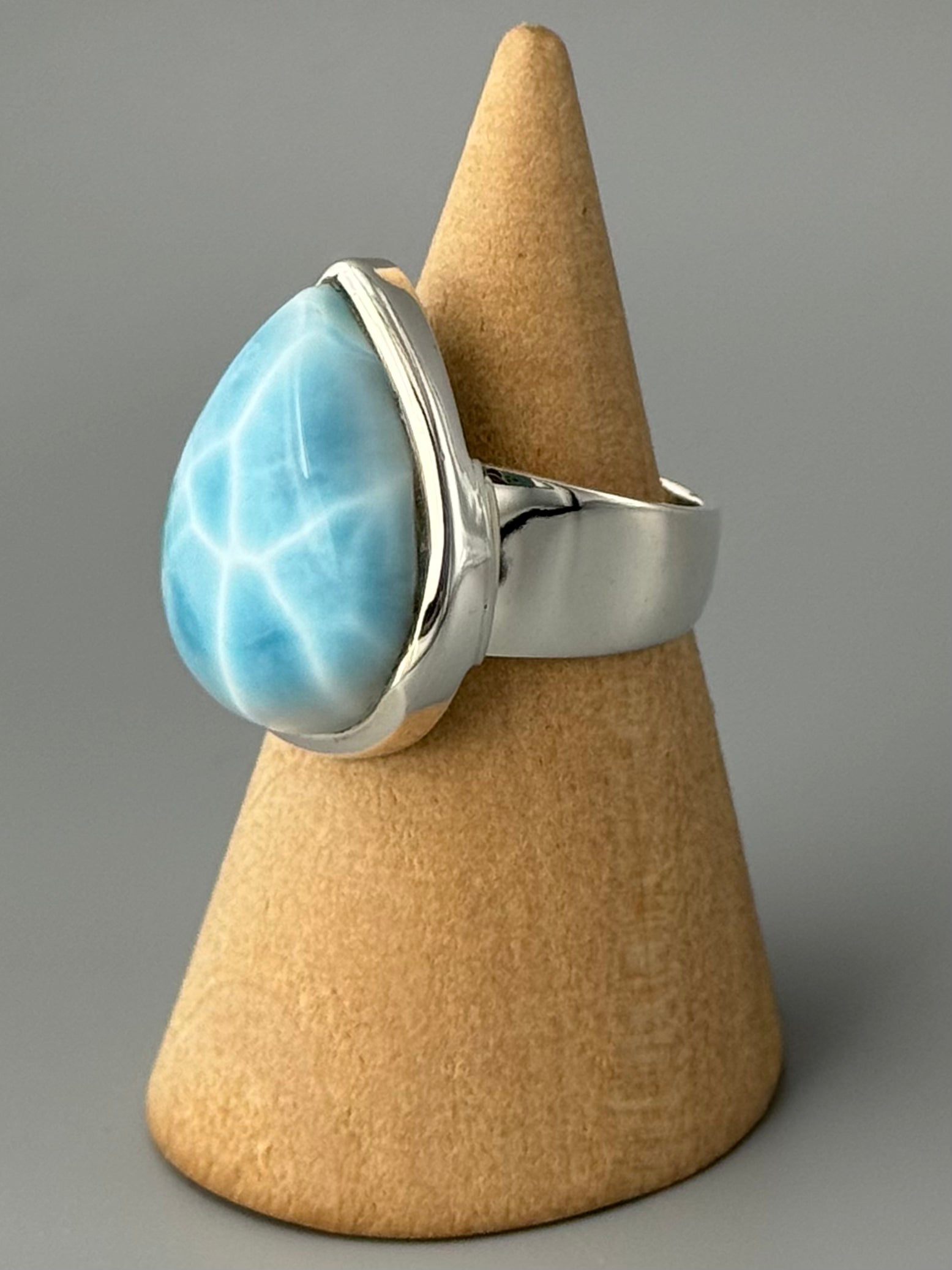 •LARIMAR - TEAR• scalloped bezel silver ring (size 6.75)
