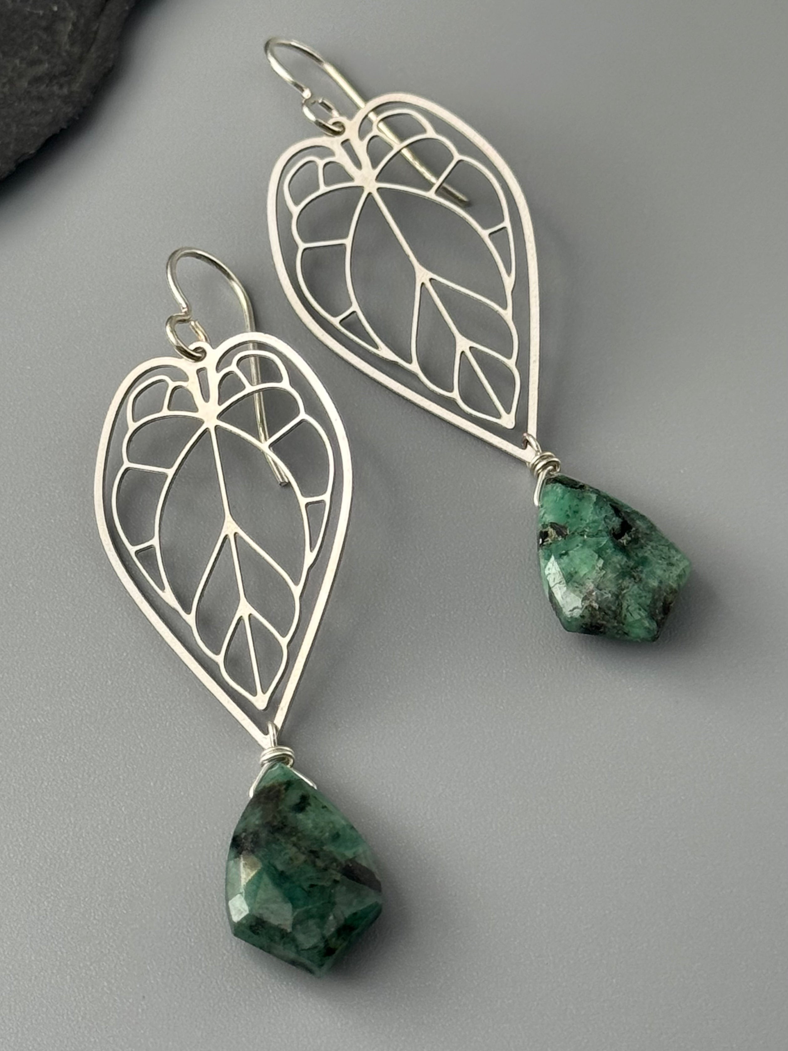 •PHILO• emerald + silver earrings