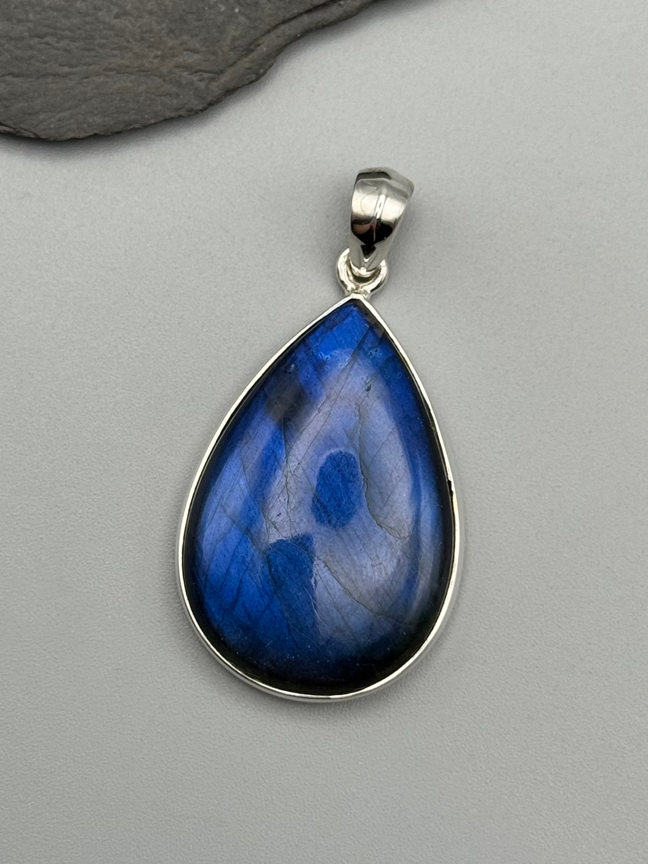 •LABRADORITE - TEARDROP• sterling silver pendant