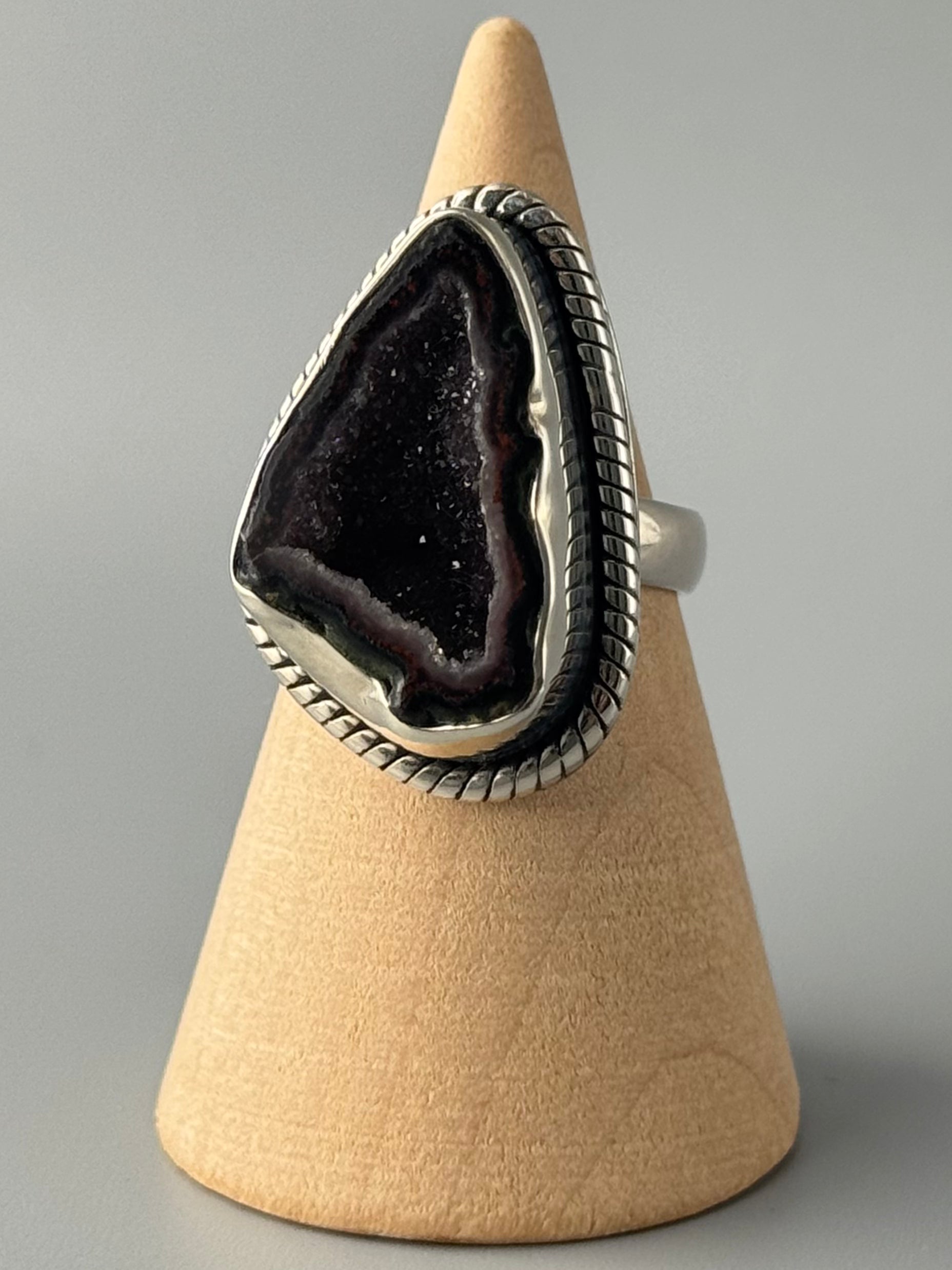•COCONUT DRUZY - FREEFORM• roped bezel silver ring (size 6)