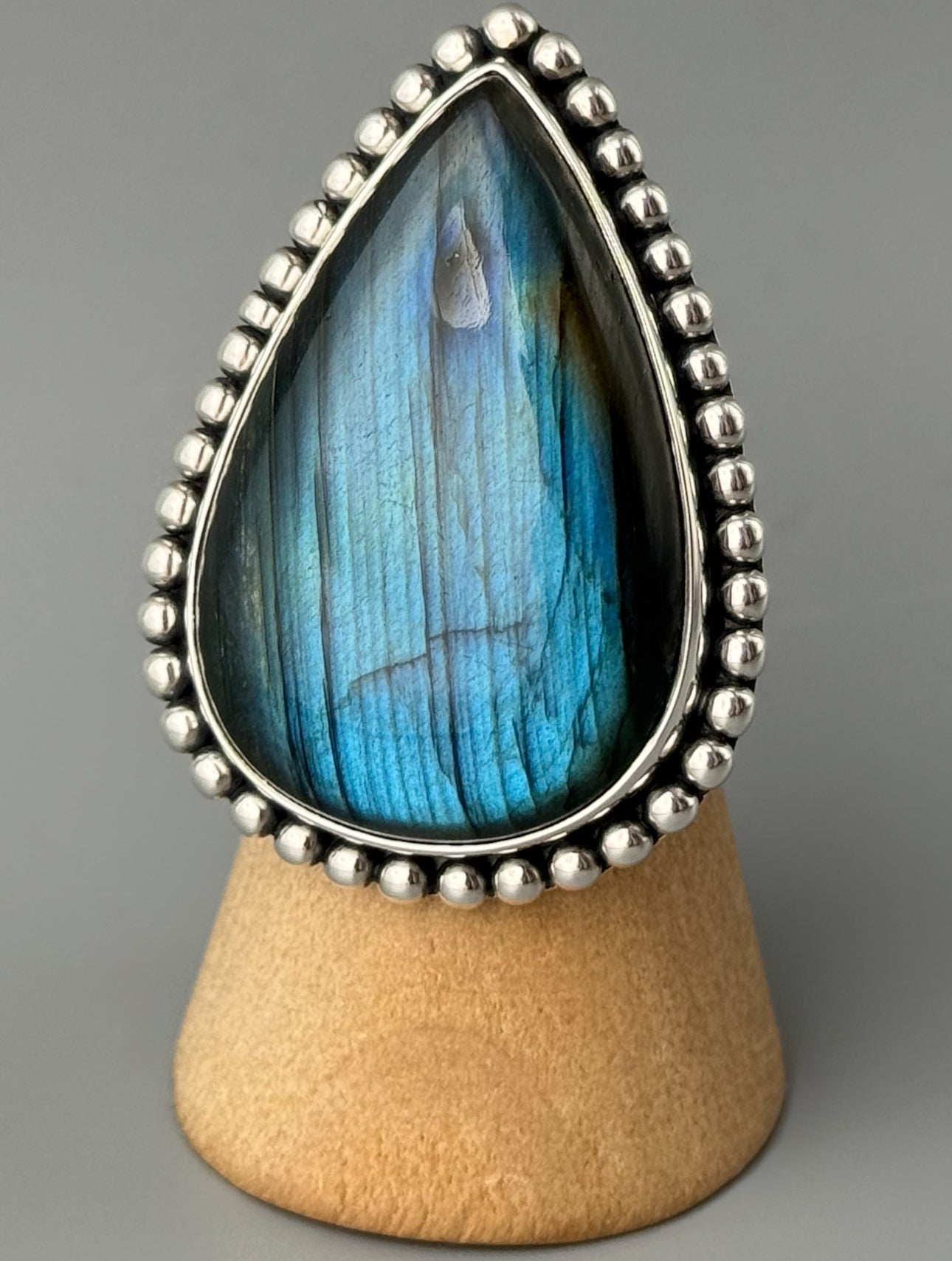 •LABRADORITE - TEAR• split band silver ring (size 8)