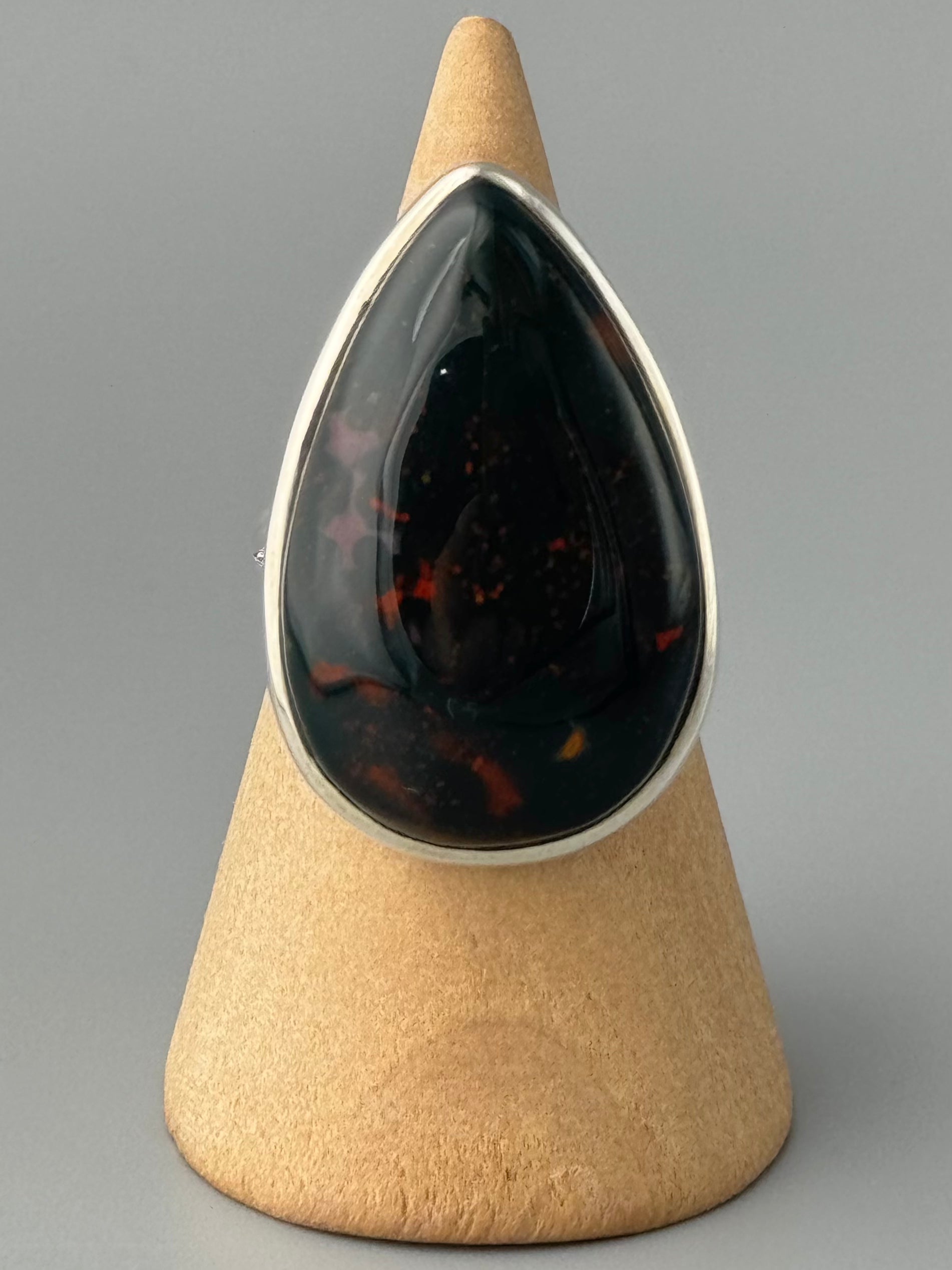 •BLOODSTONE - TEAR• split band silver ring (size 7.25)