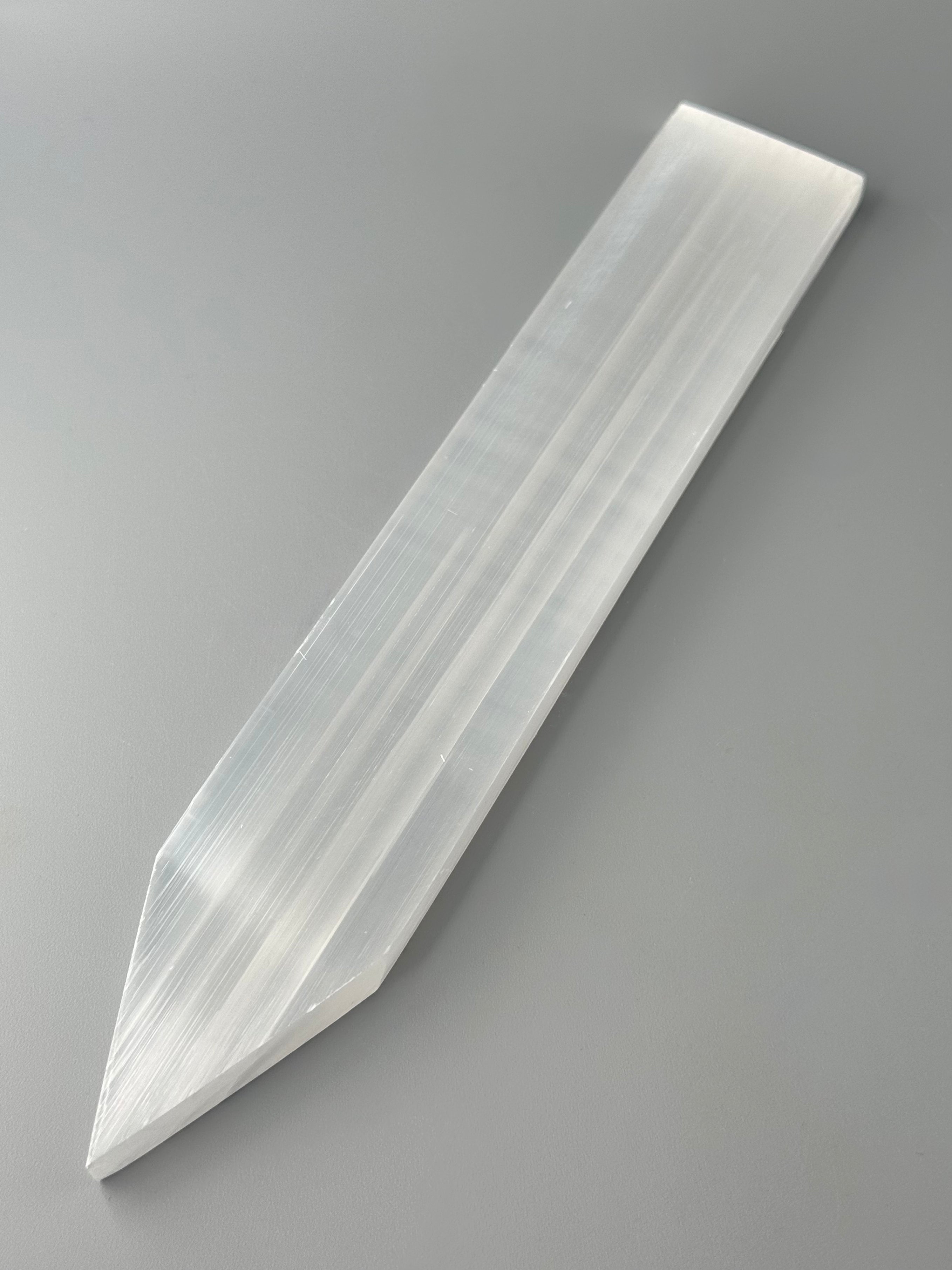 •SATIN SPAR• pointed polished bar
