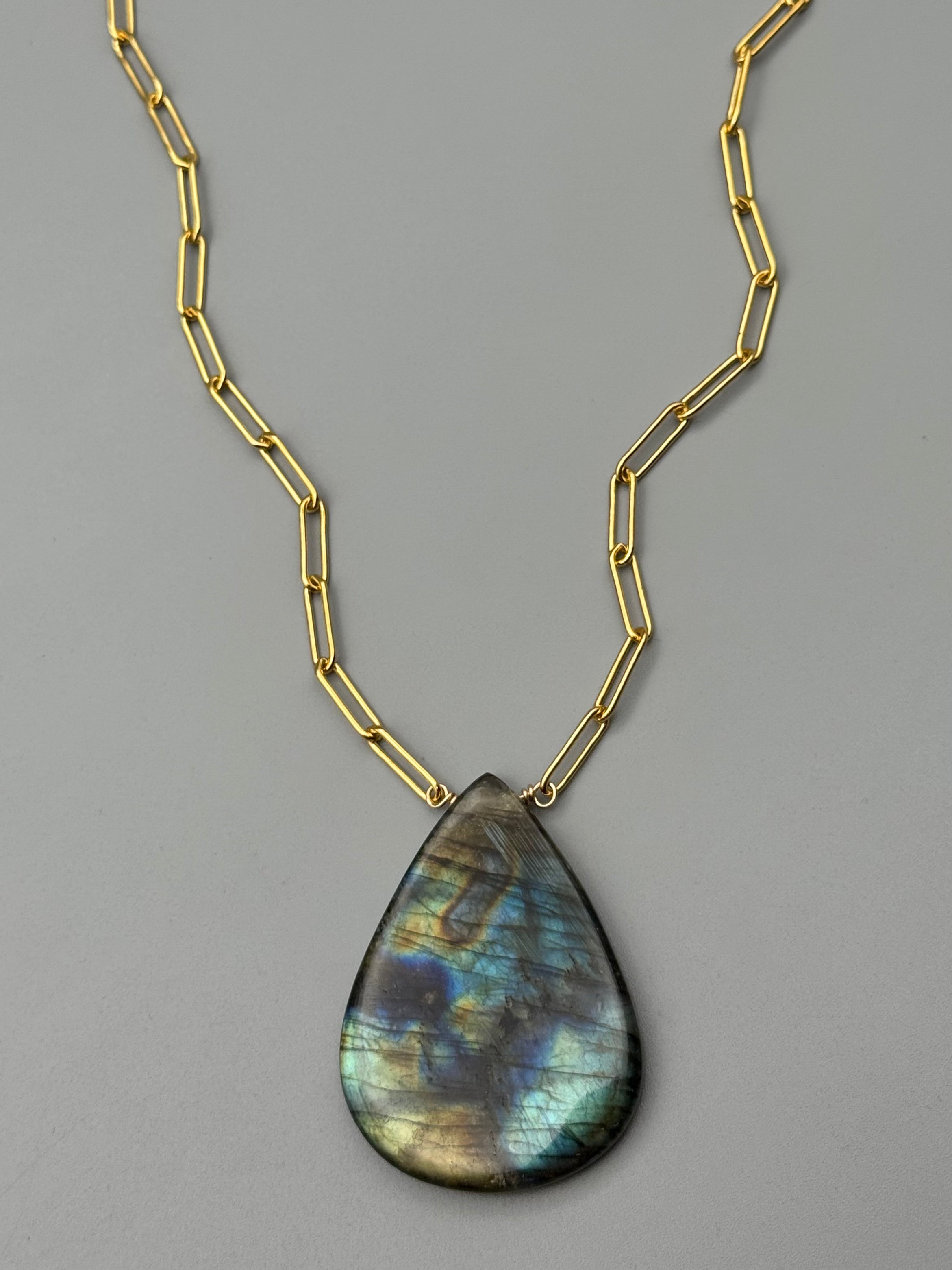 •AEON• labradorite + gold necklace (18"-20" long)