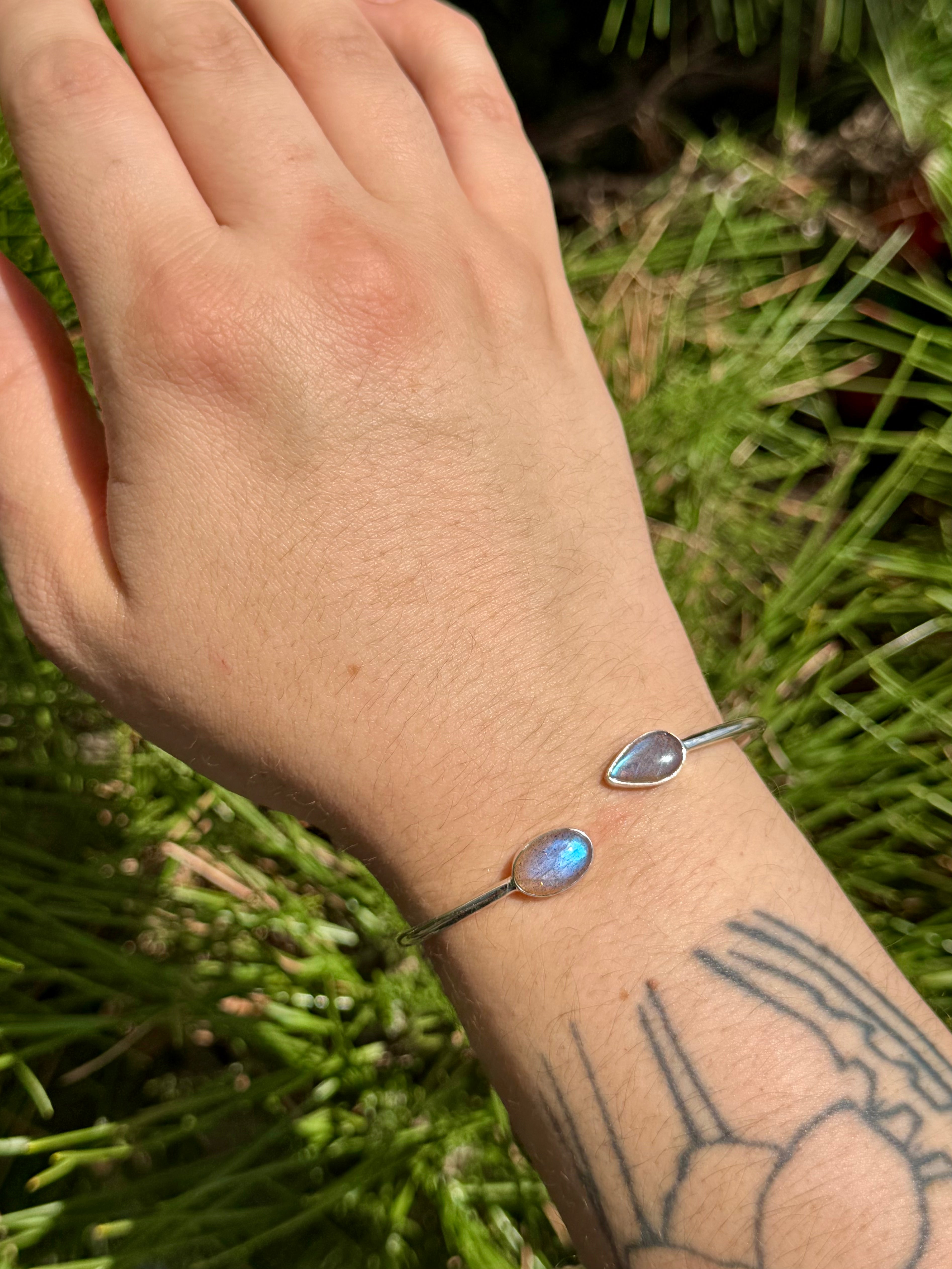 •OVAL + TEAR• labradorite + silver twist-on cuff bracelet