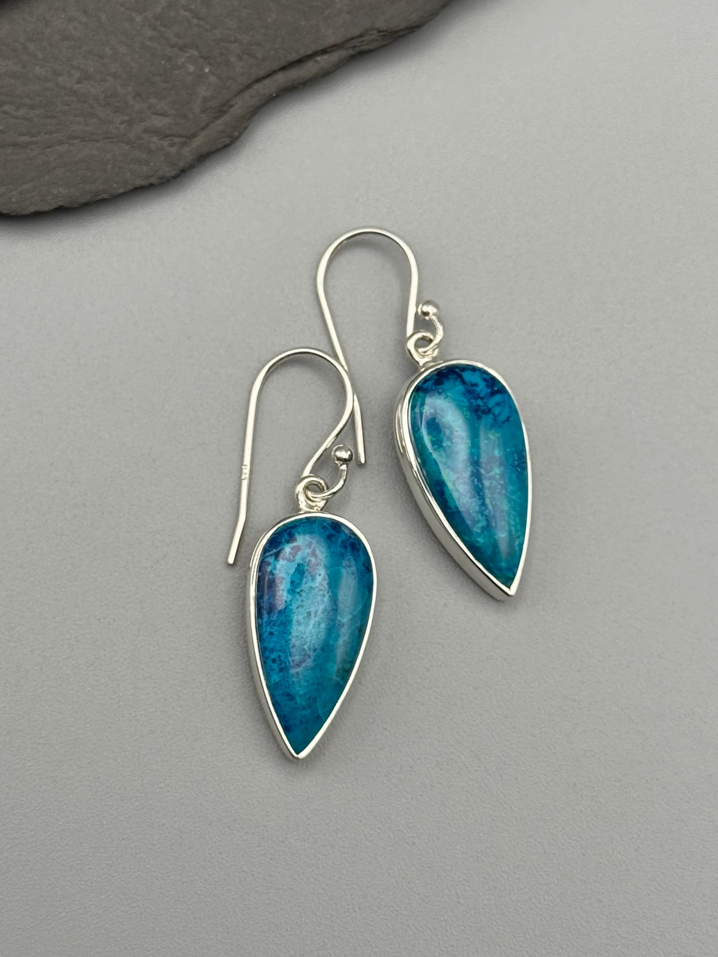 •SHATTUCKITE - SPEAR TEAR• silver dangle earrings