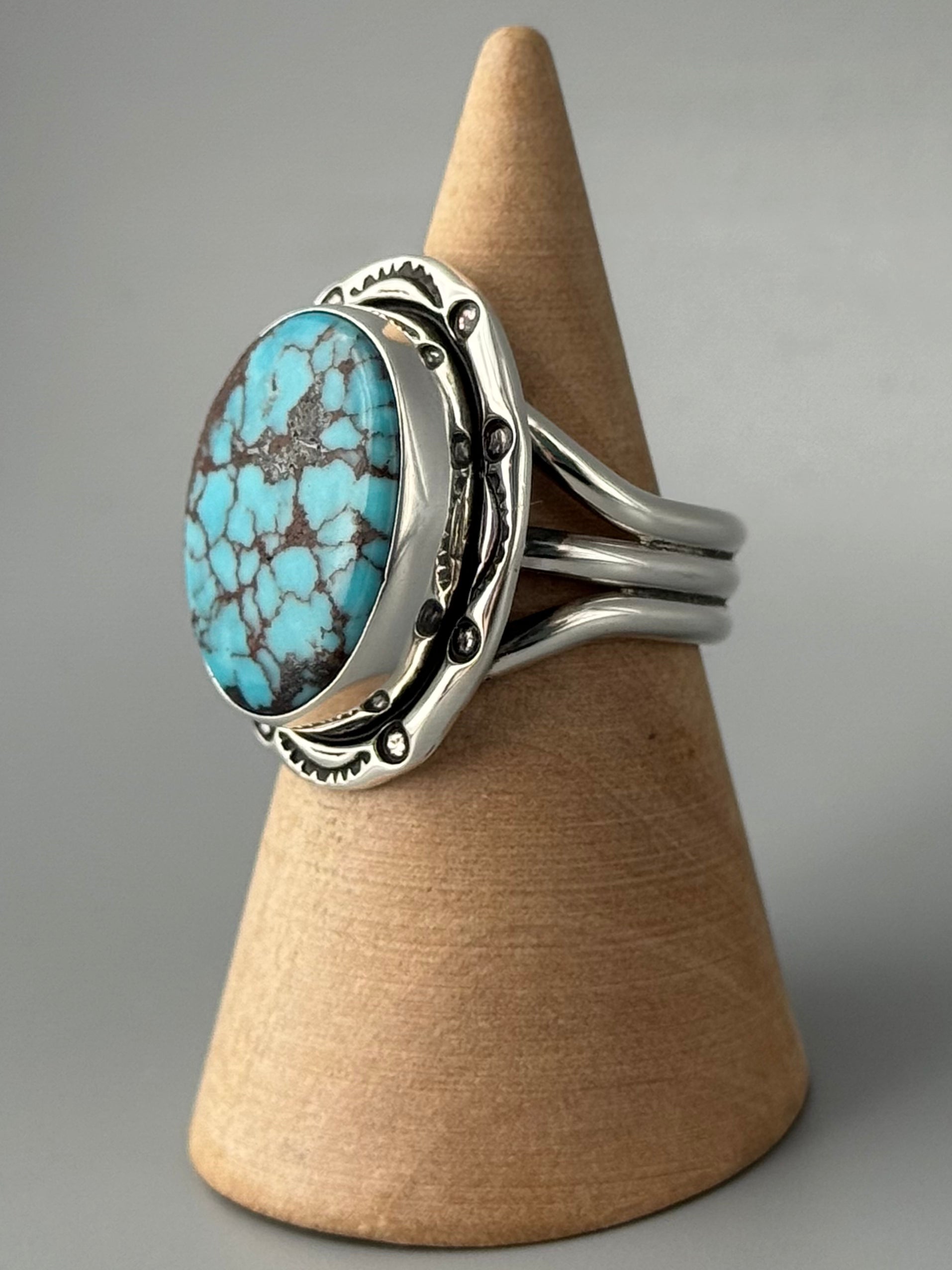 •EGYPTIAN TURQUOISE - SHÁ• Navajo silver ring (size 8)