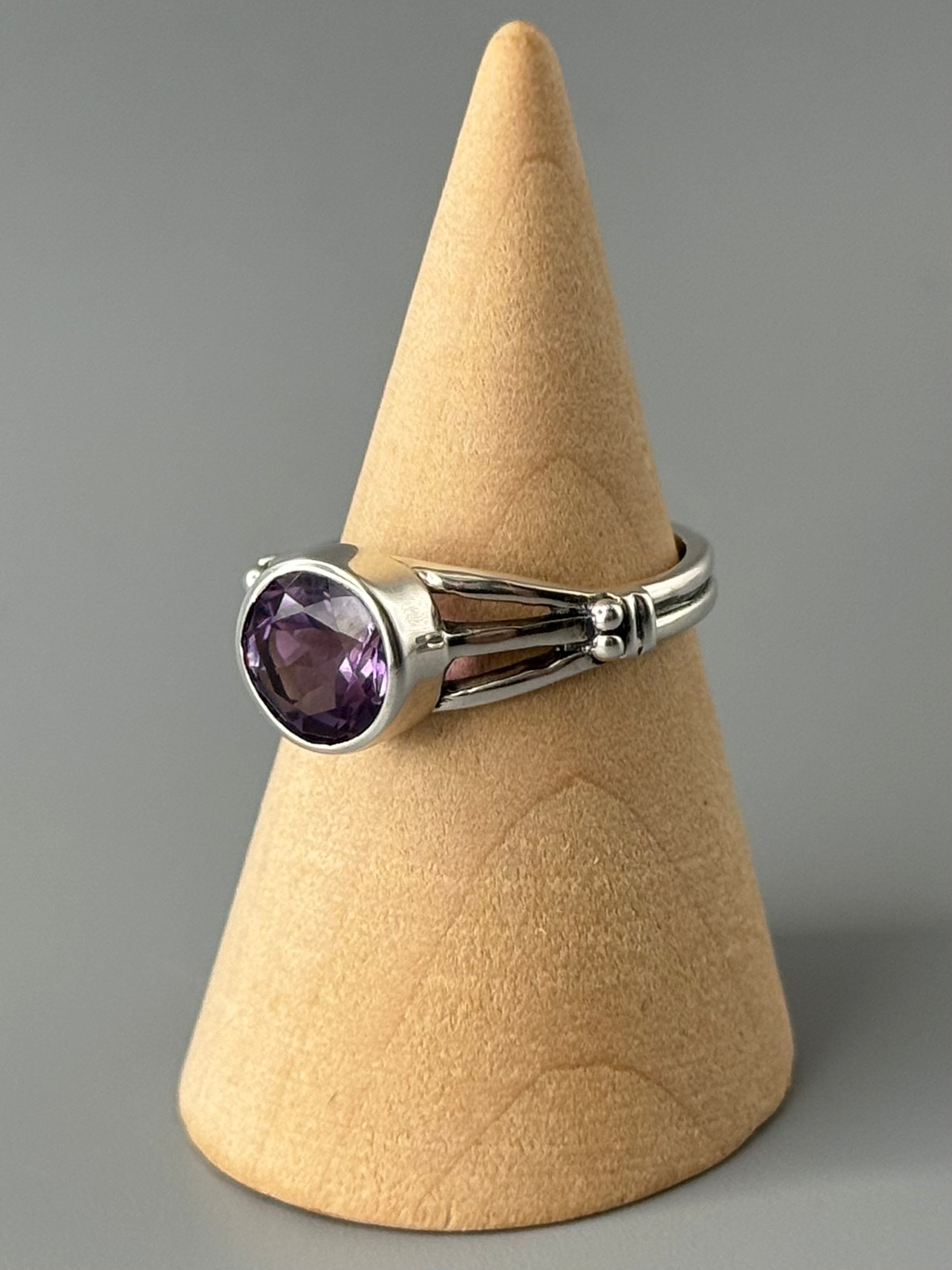 •AMETHYST - BESOM• split band silver ring (various sizes)
