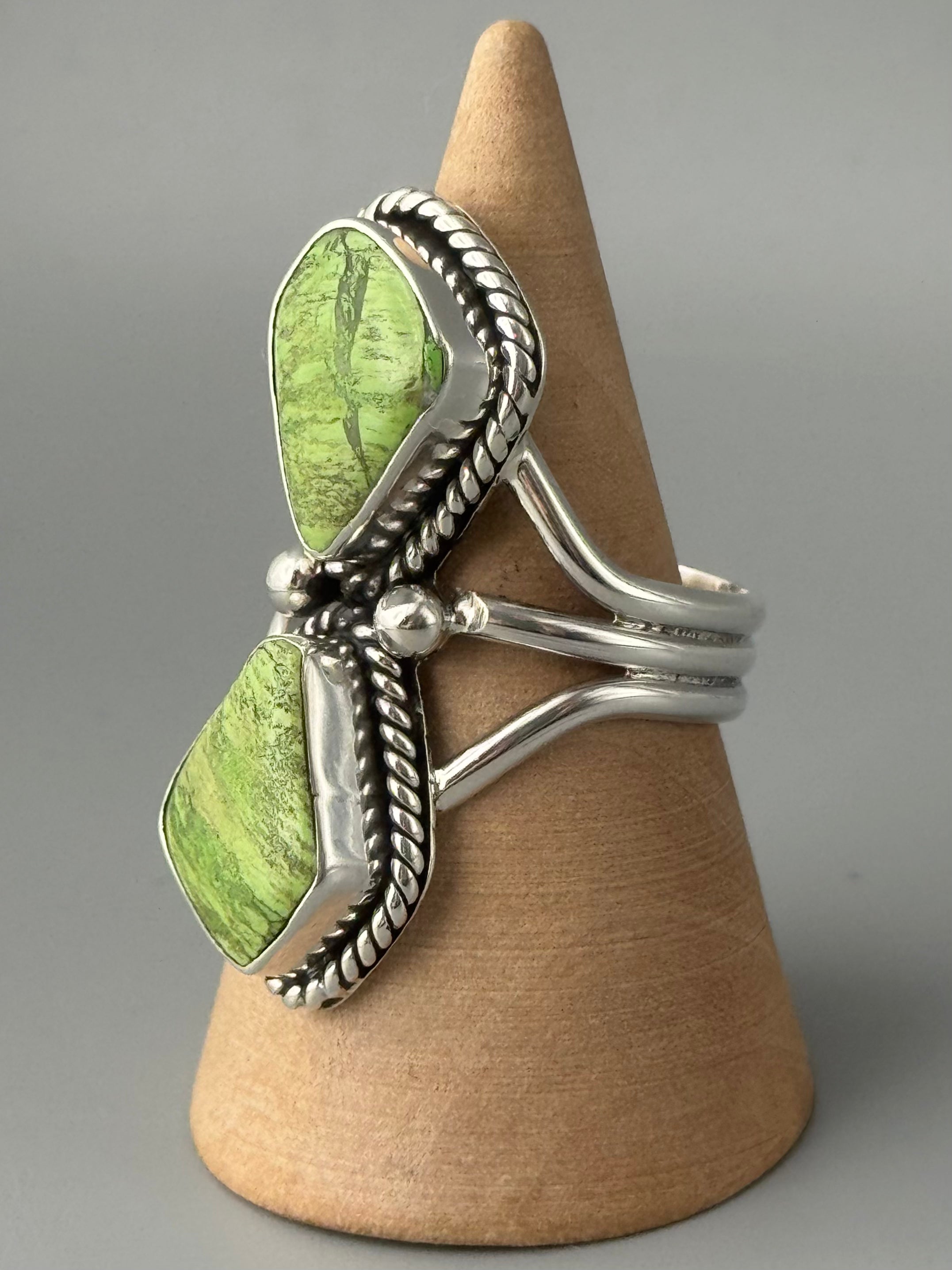 •GASPEITE - NAAKI• Navajo silver ring (size 10.25)