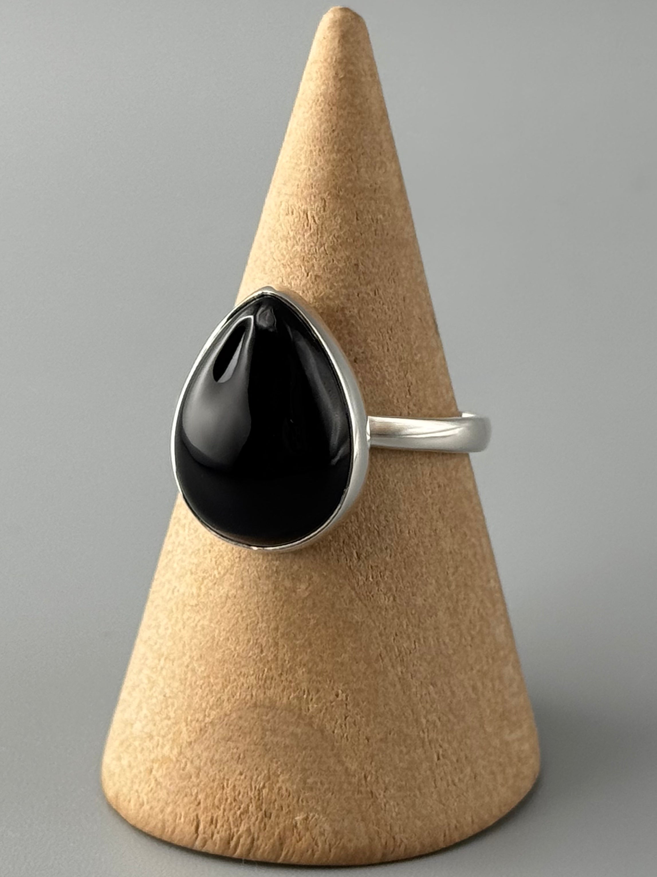 •BLACK ONYX - TEAR• simple band silver ring (size 9)