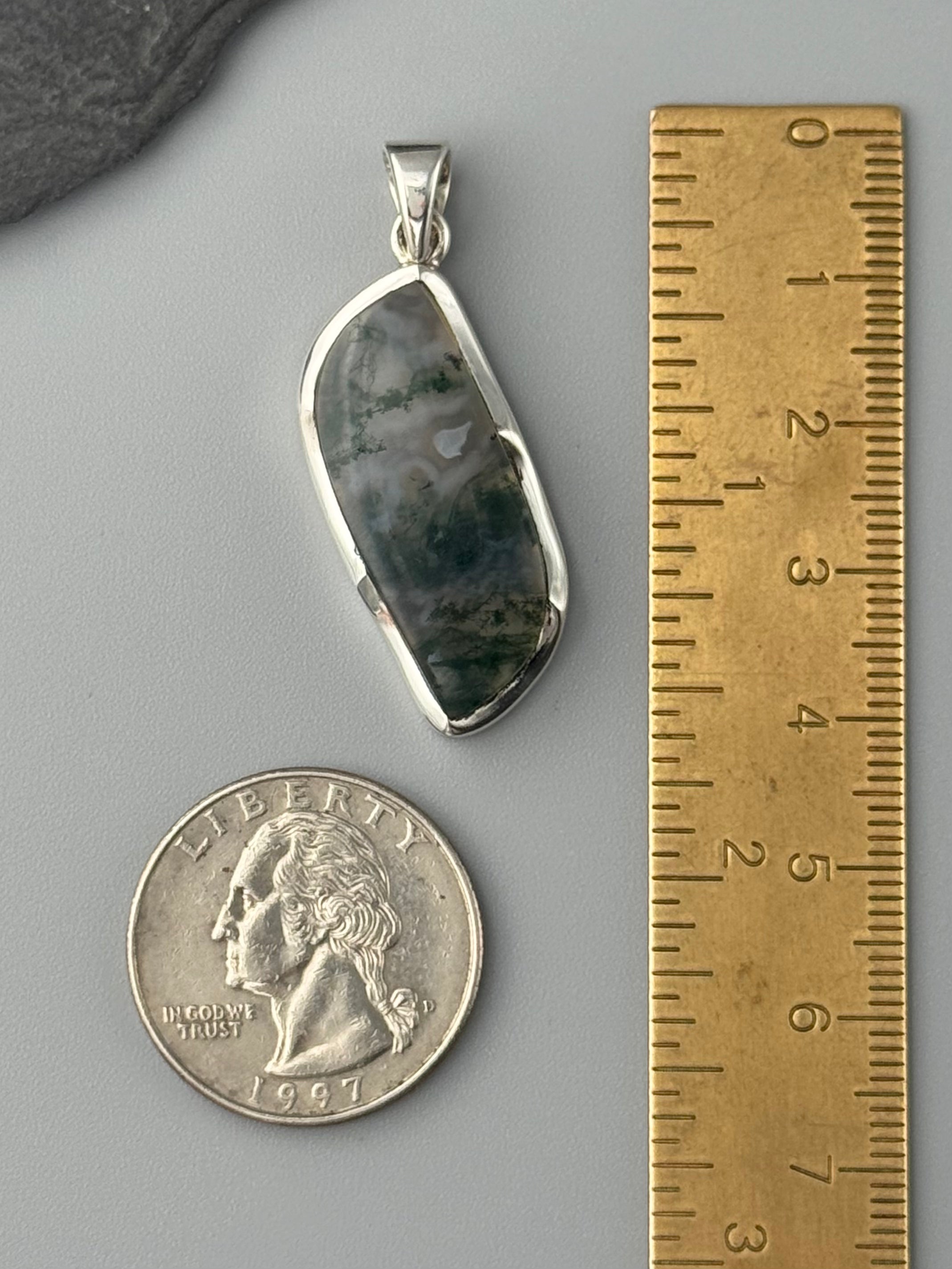 •MOSS AGATE - PARTRIDGE• scalloped bezel silver pendant
