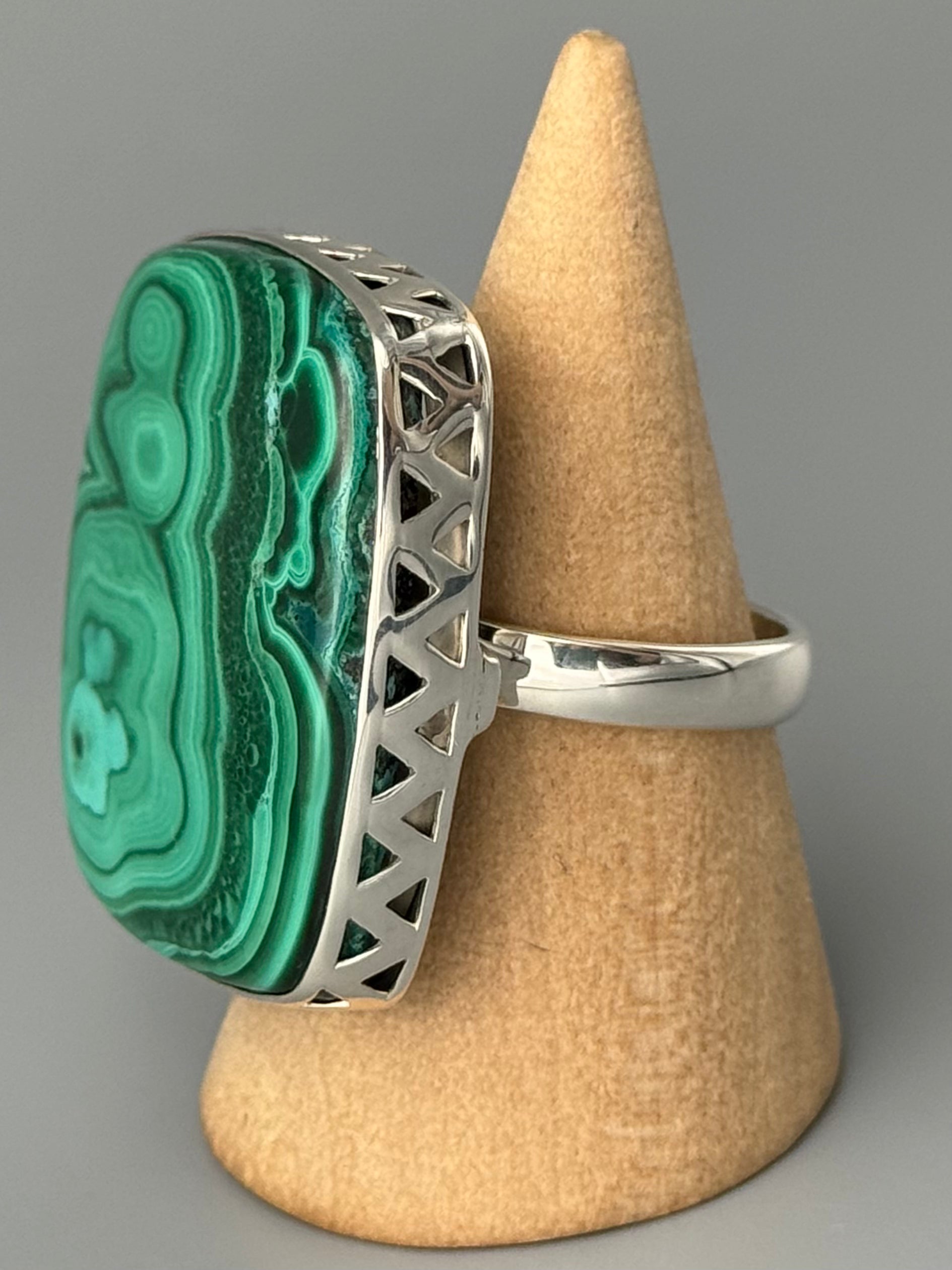 •MALACHITE - SQUARE• zig zag bezel silver ring (size 9.75)