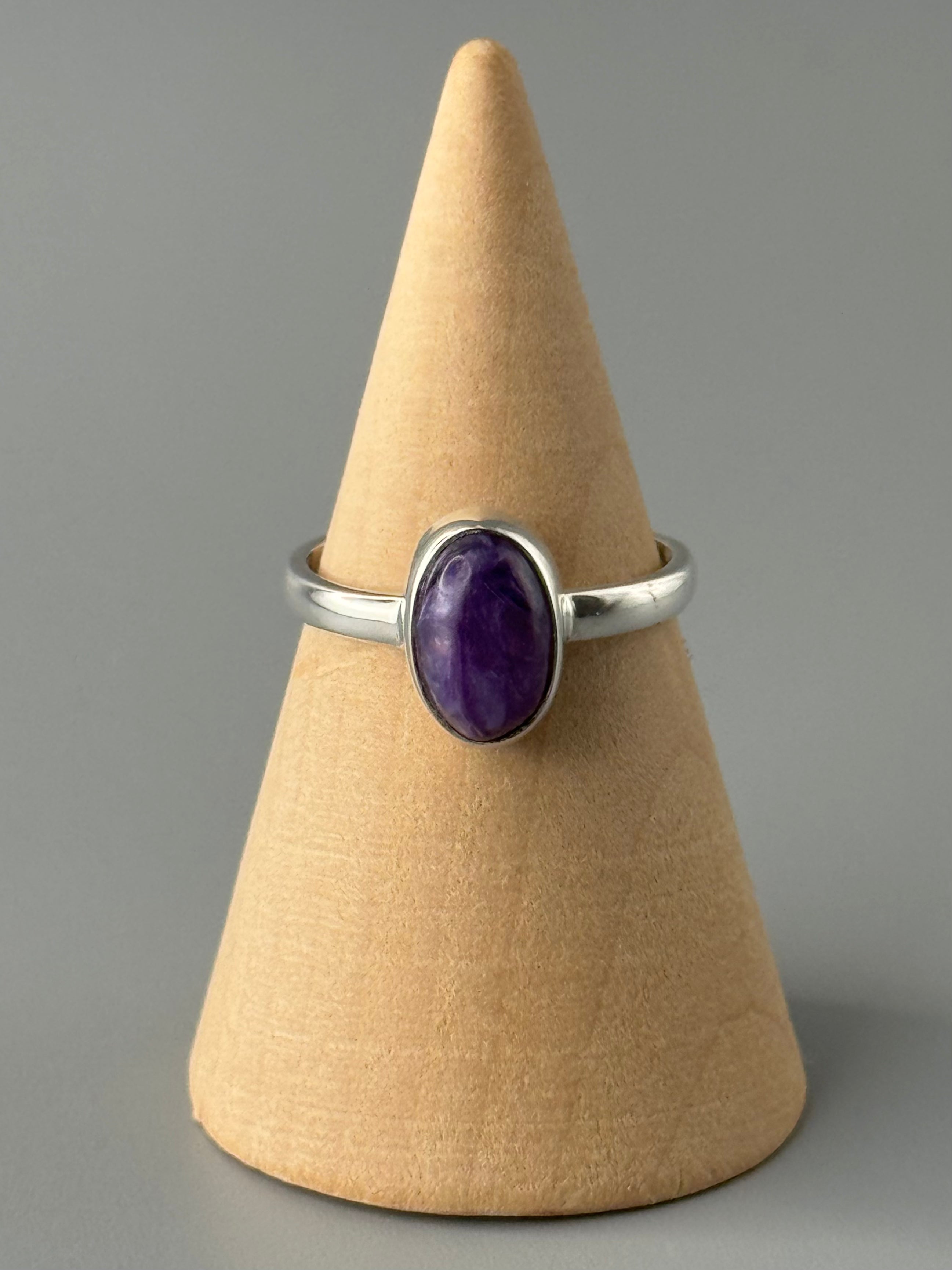 •CHAROITE - LIL' OVAL• simple bezel silver ring (size 7)