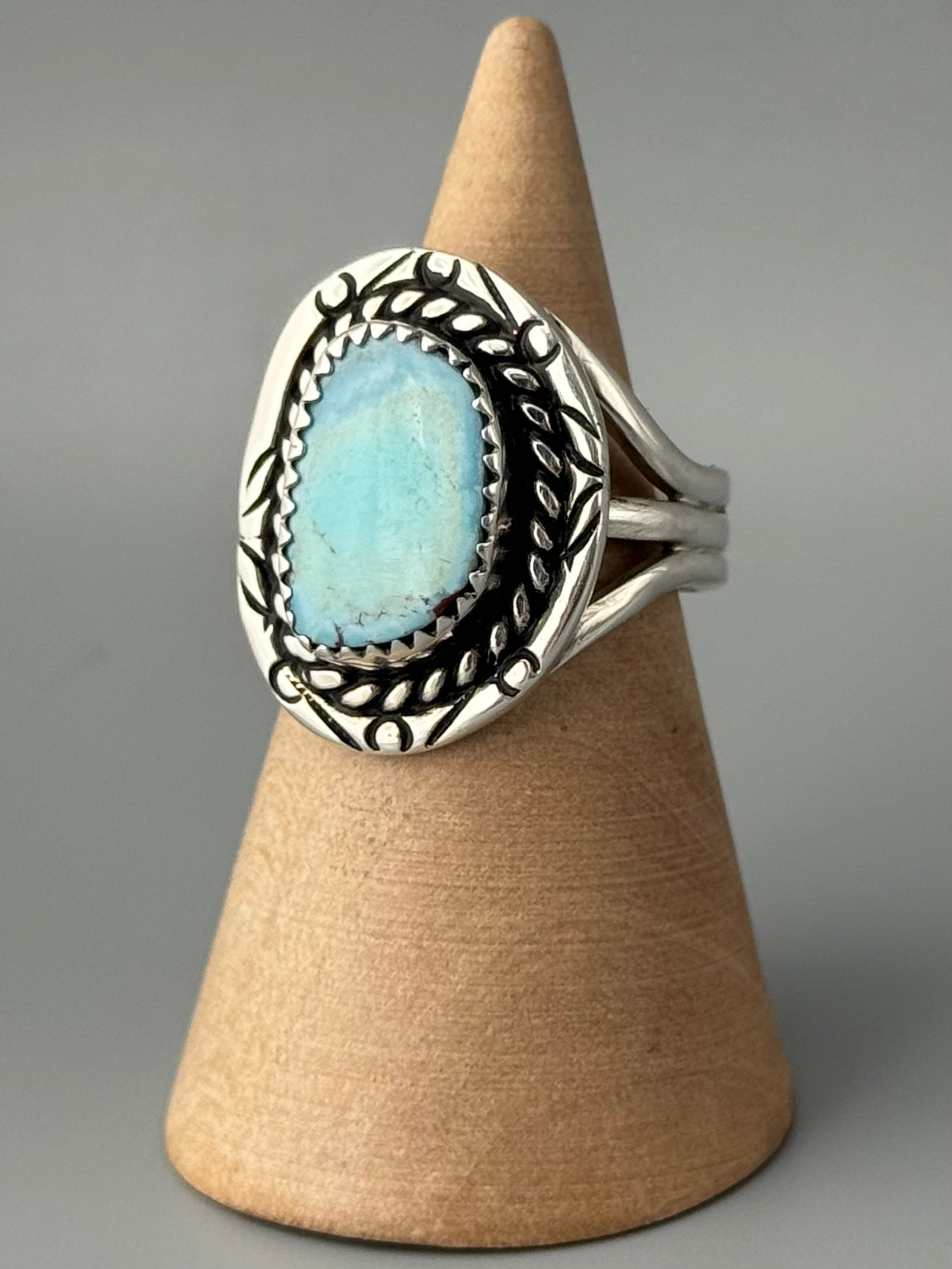 •GOLDEN HILL TURQUOISE - MOUNTAIN SUN• Navajo silver ring (size 7)