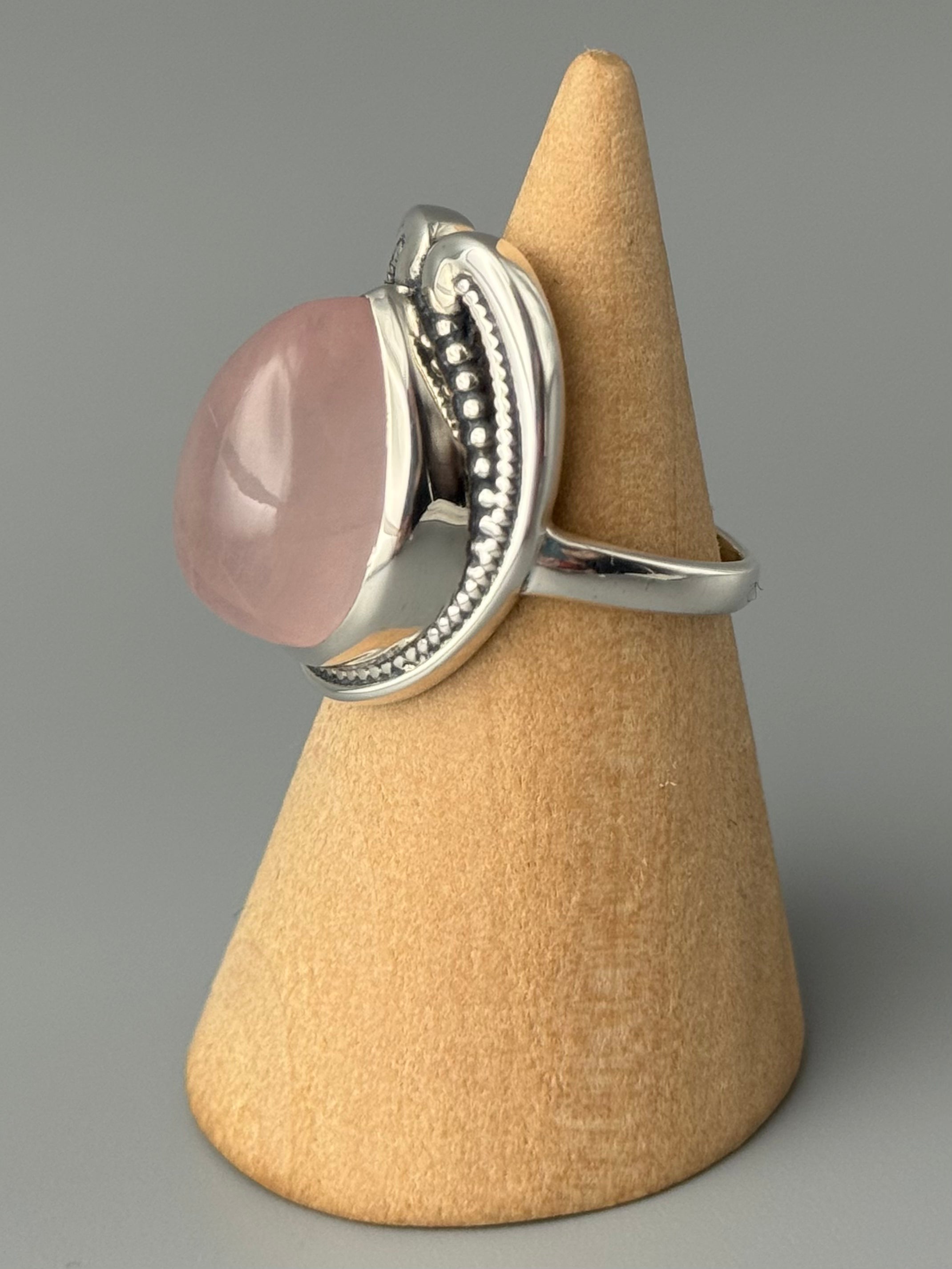 •ROSE QUARTZ - SADDLE• decorative bezel silver ring (various sizes)